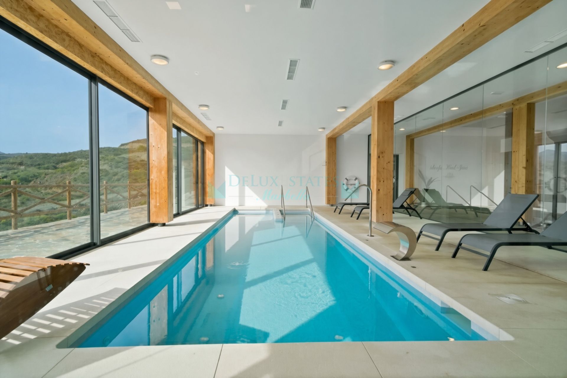 Penthouse for sale in El Paraiso, Estepona