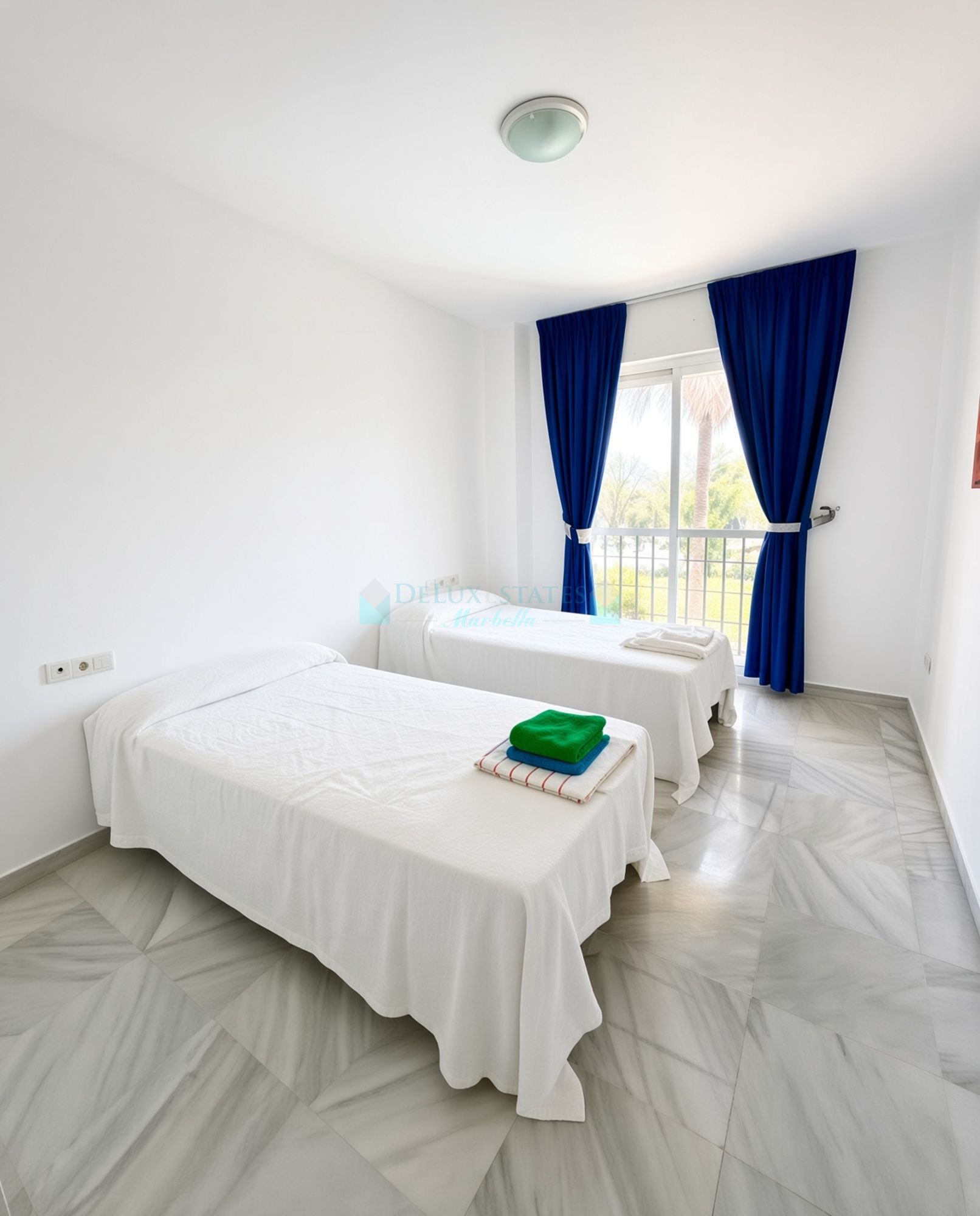Apartment for sale in Lorcrimar, Nueva Andalucia