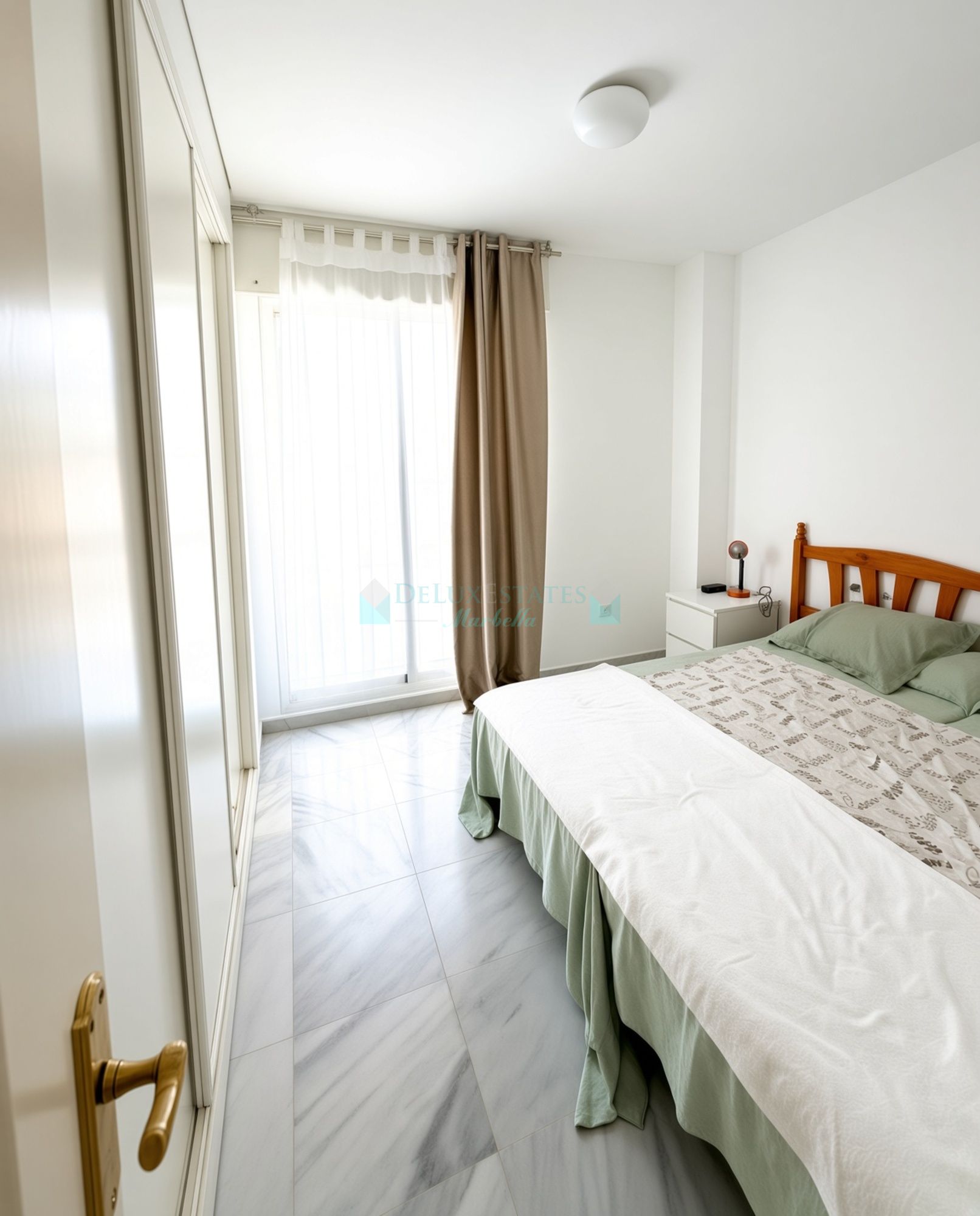Apartment for sale in Lorcrimar, Nueva Andalucia