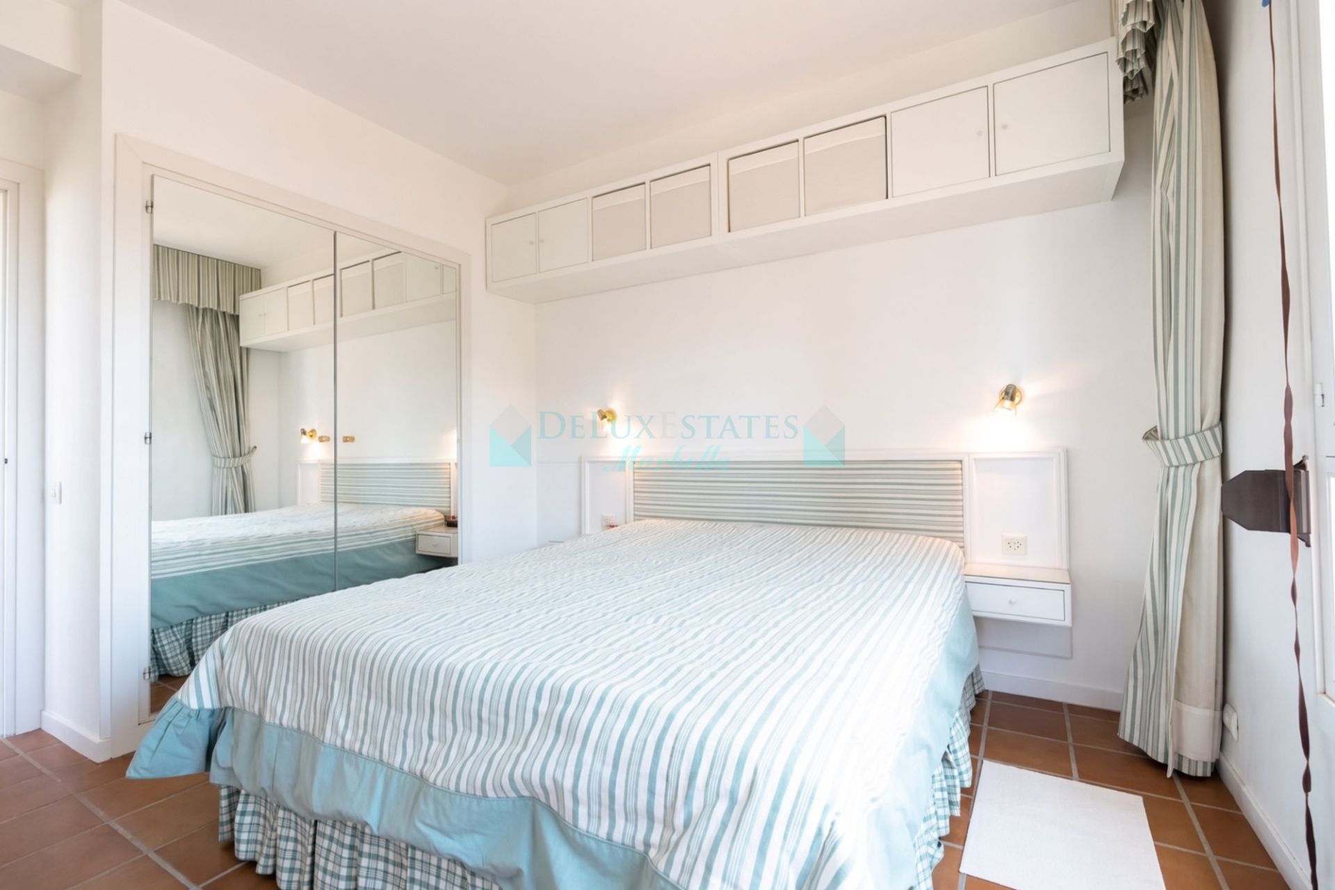 Apartment for sale in Torres de Aloha, Nueva Andalucia