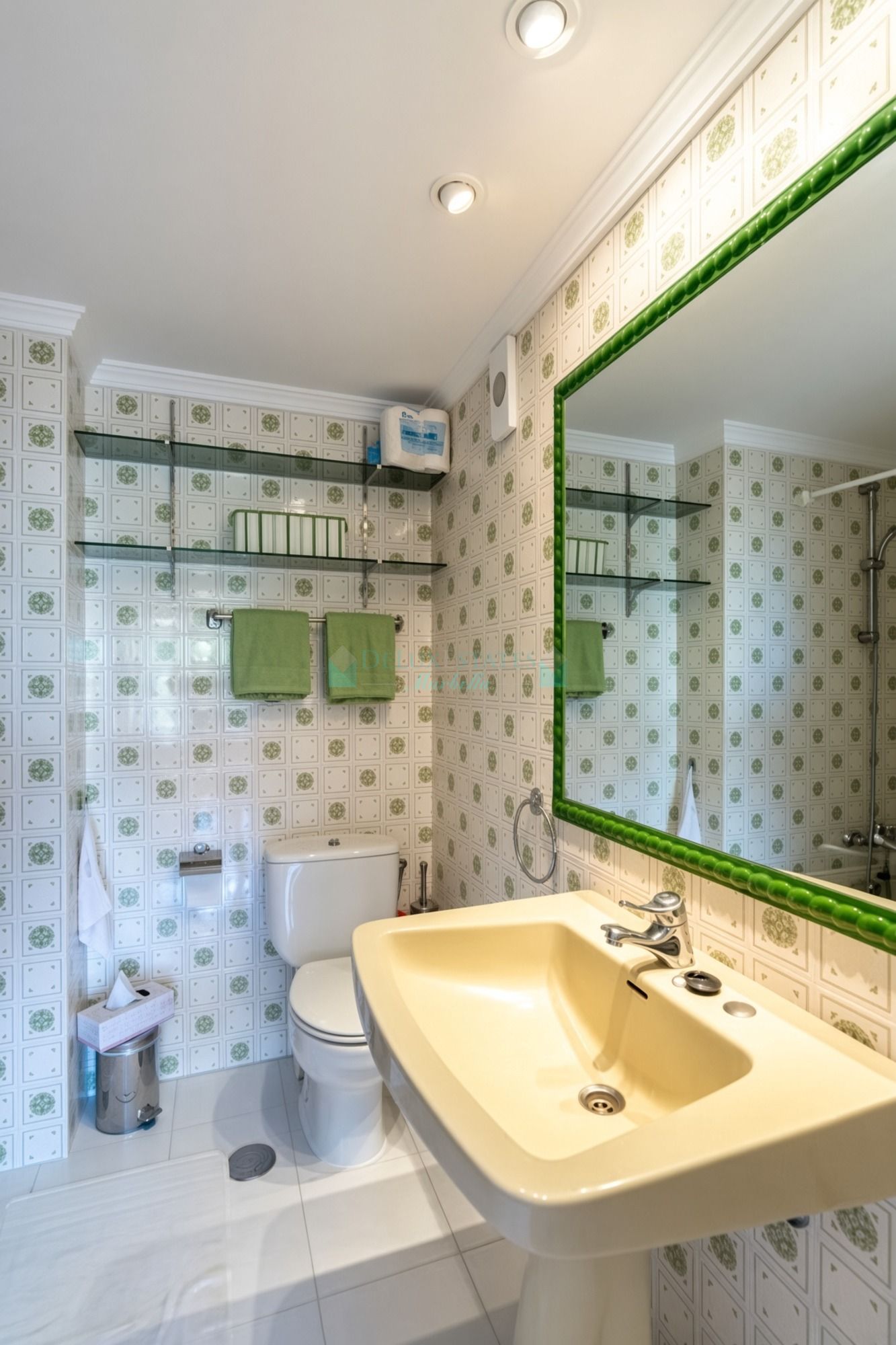 Apartment for sale in Torres de Aloha, Nueva Andalucia