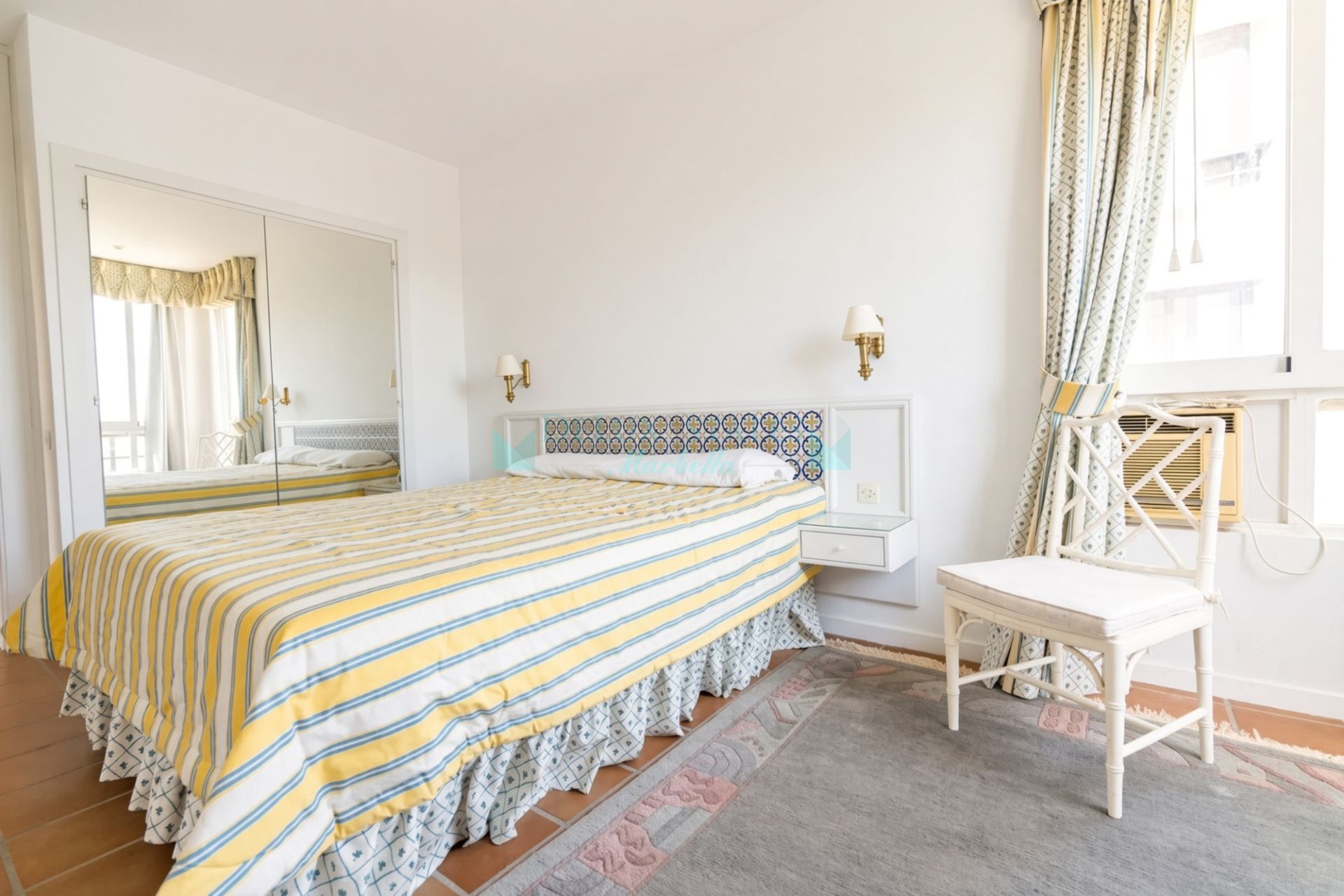 Apartment for sale in Torres de Aloha, Nueva Andalucia