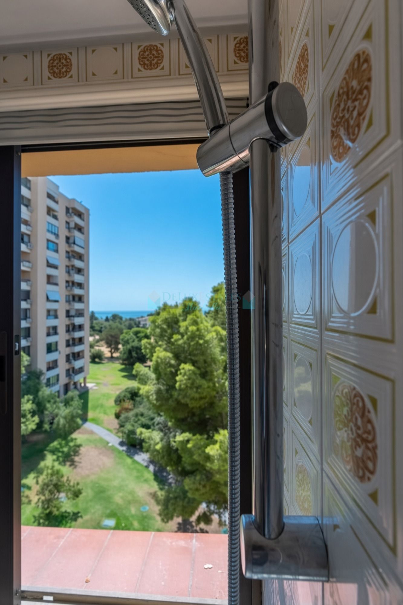Apartment for sale in Torres de Aloha, Nueva Andalucia