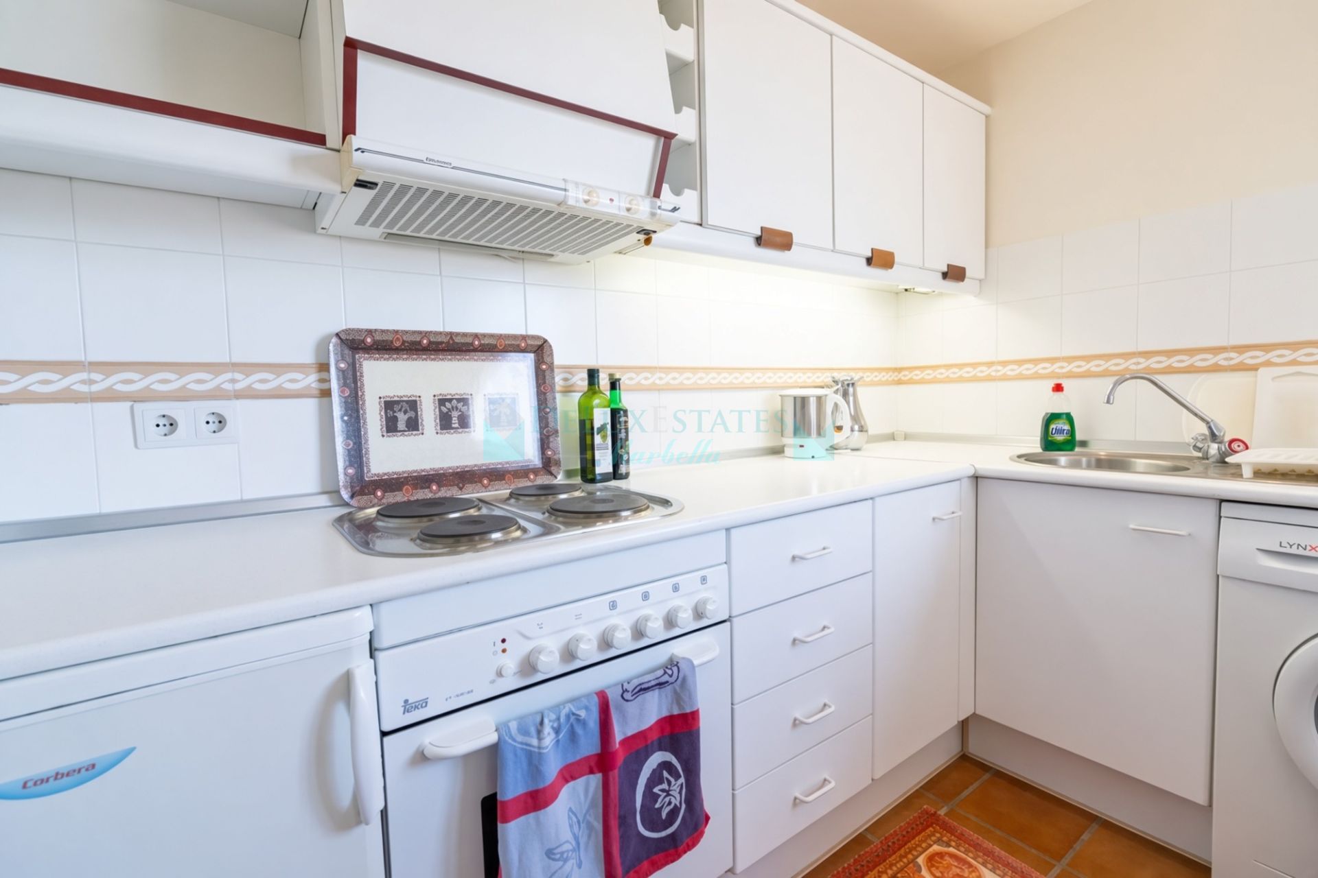 Apartment for sale in Torres de Aloha, Nueva Andalucia