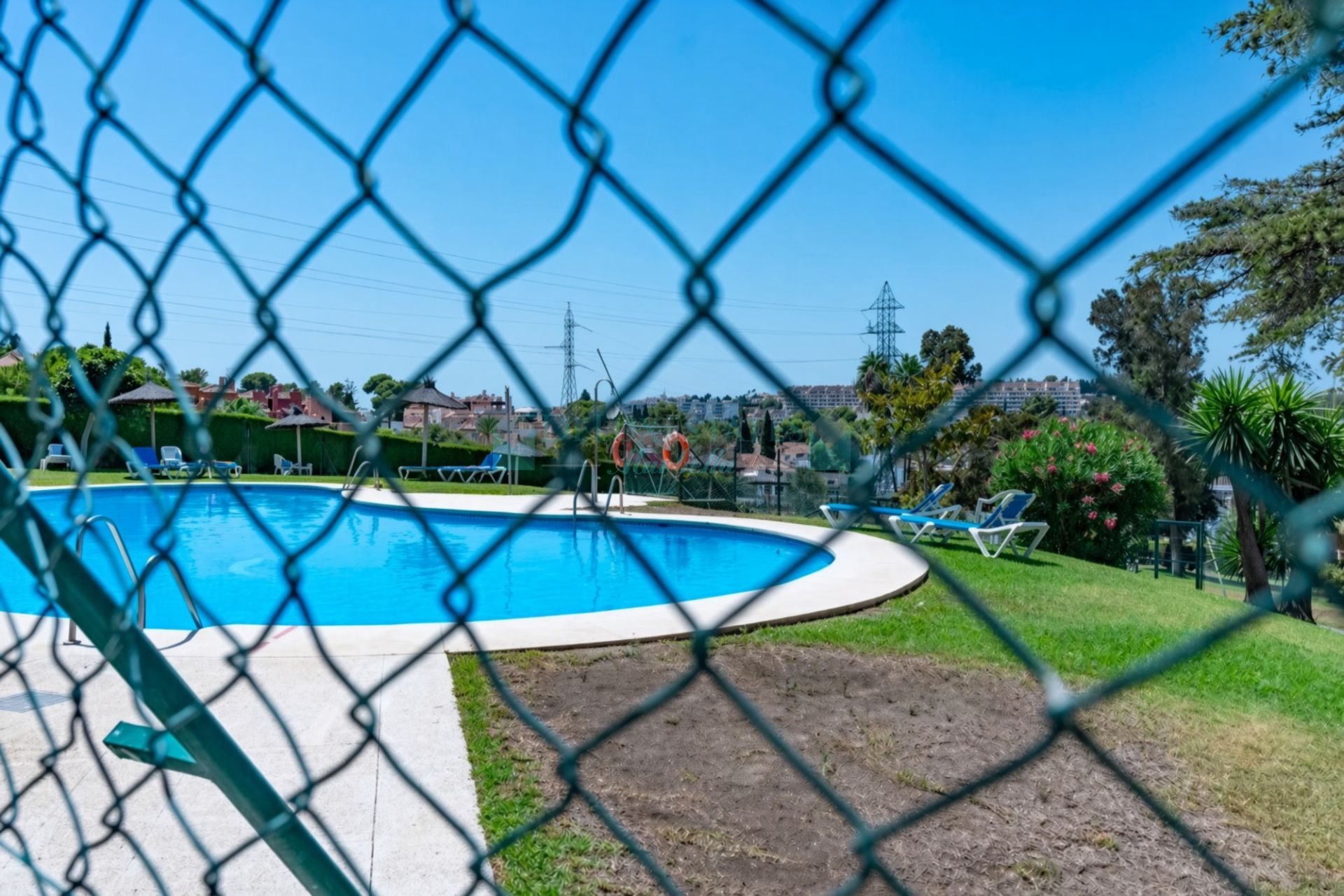 Apartment for sale in Torres de Aloha, Nueva Andalucia