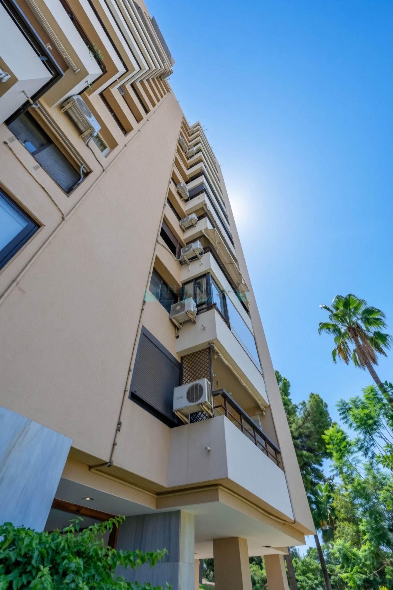 Apartment for sale in Torres de Aloha, Nueva Andalucia