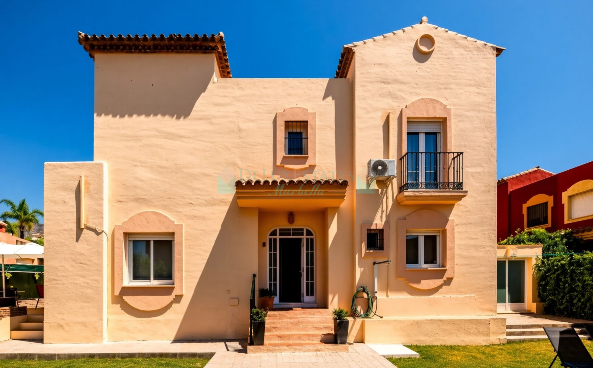 Semi Detached House for sale in Lindasol, Marbella East