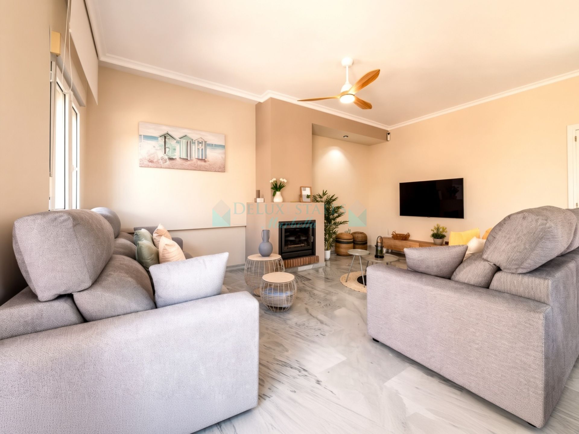 Semi Detached House for sale in Lindasol, Marbella East