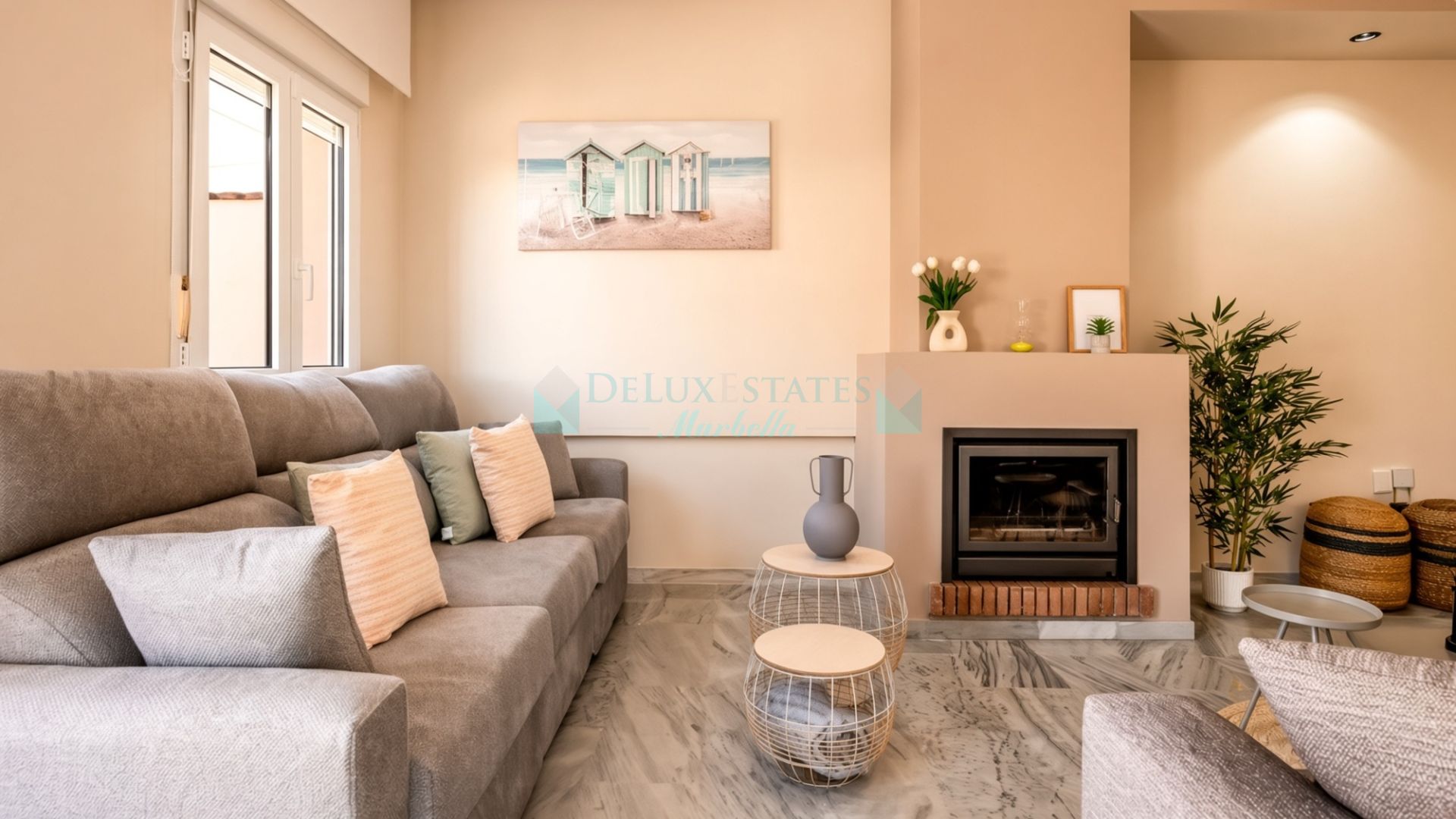 Semi Detached House for sale in Lindasol, Marbella East