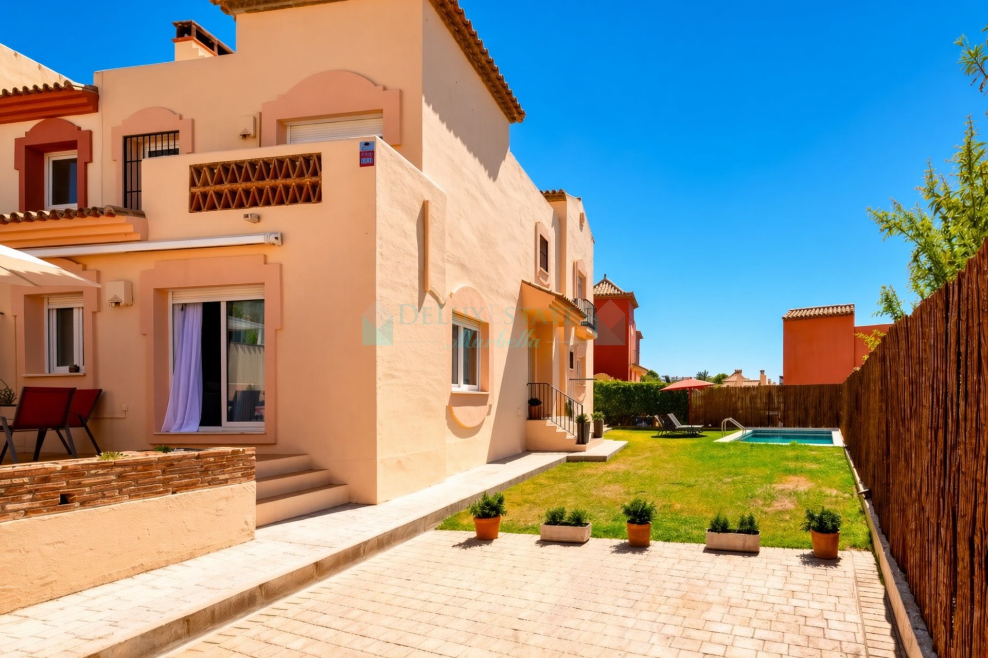 Semi Detached House for sale in Lindasol, Marbella East