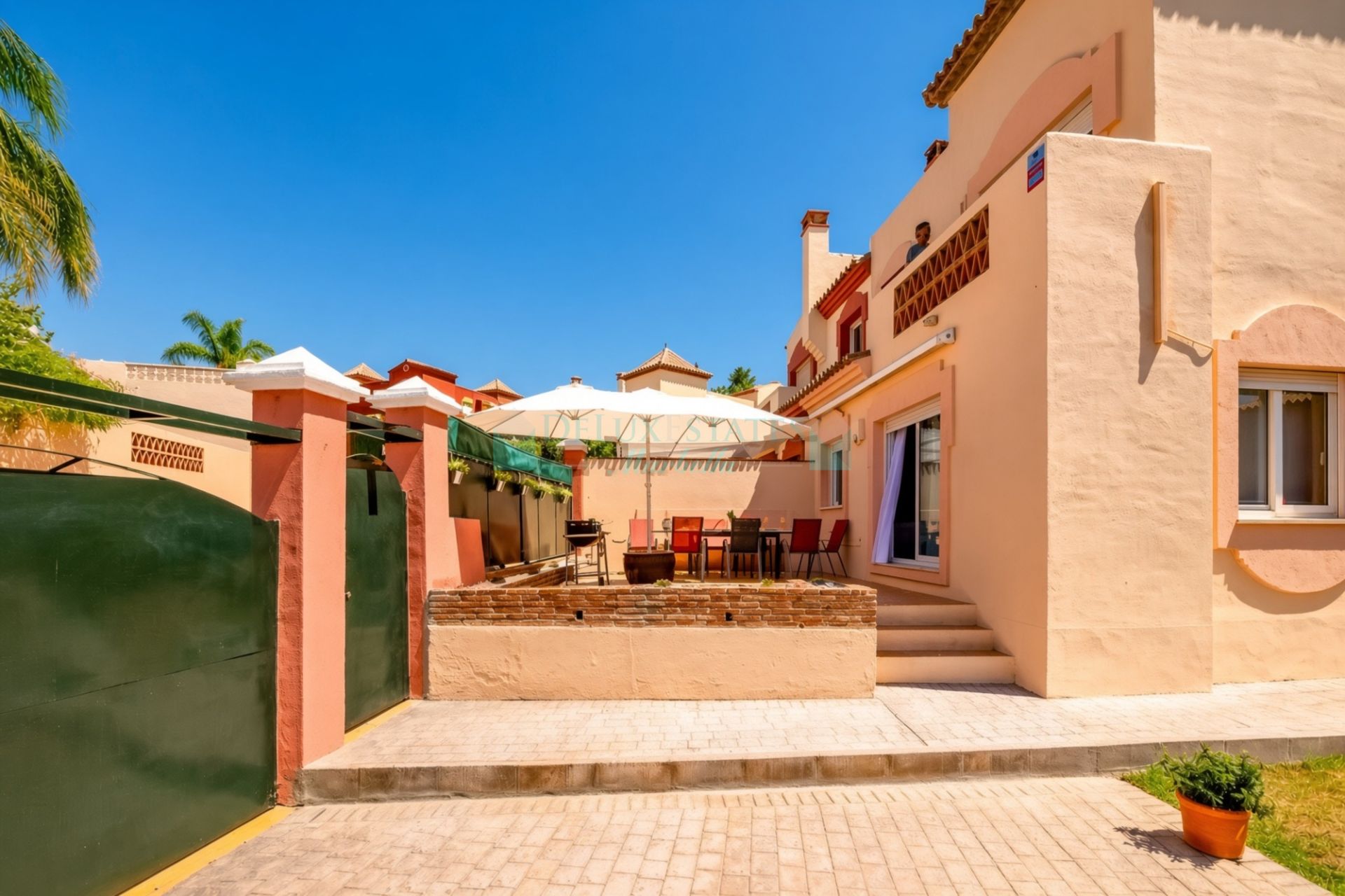 Semi Detached House for sale in Lindasol, Marbella East