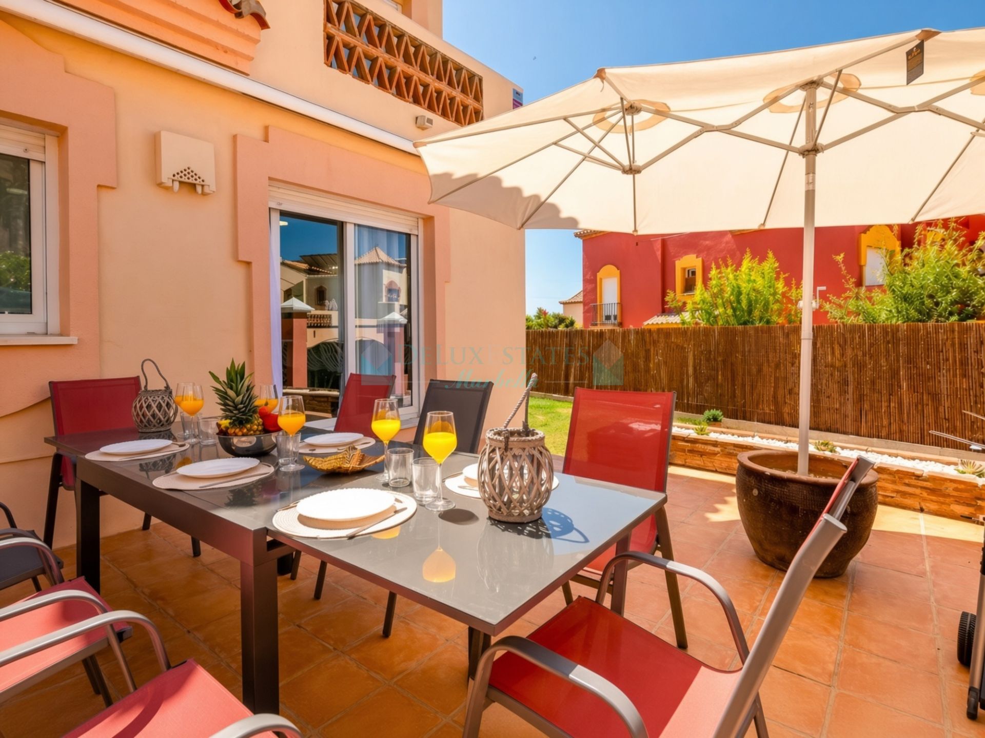 Semi Detached House for sale in Lindasol, Marbella East