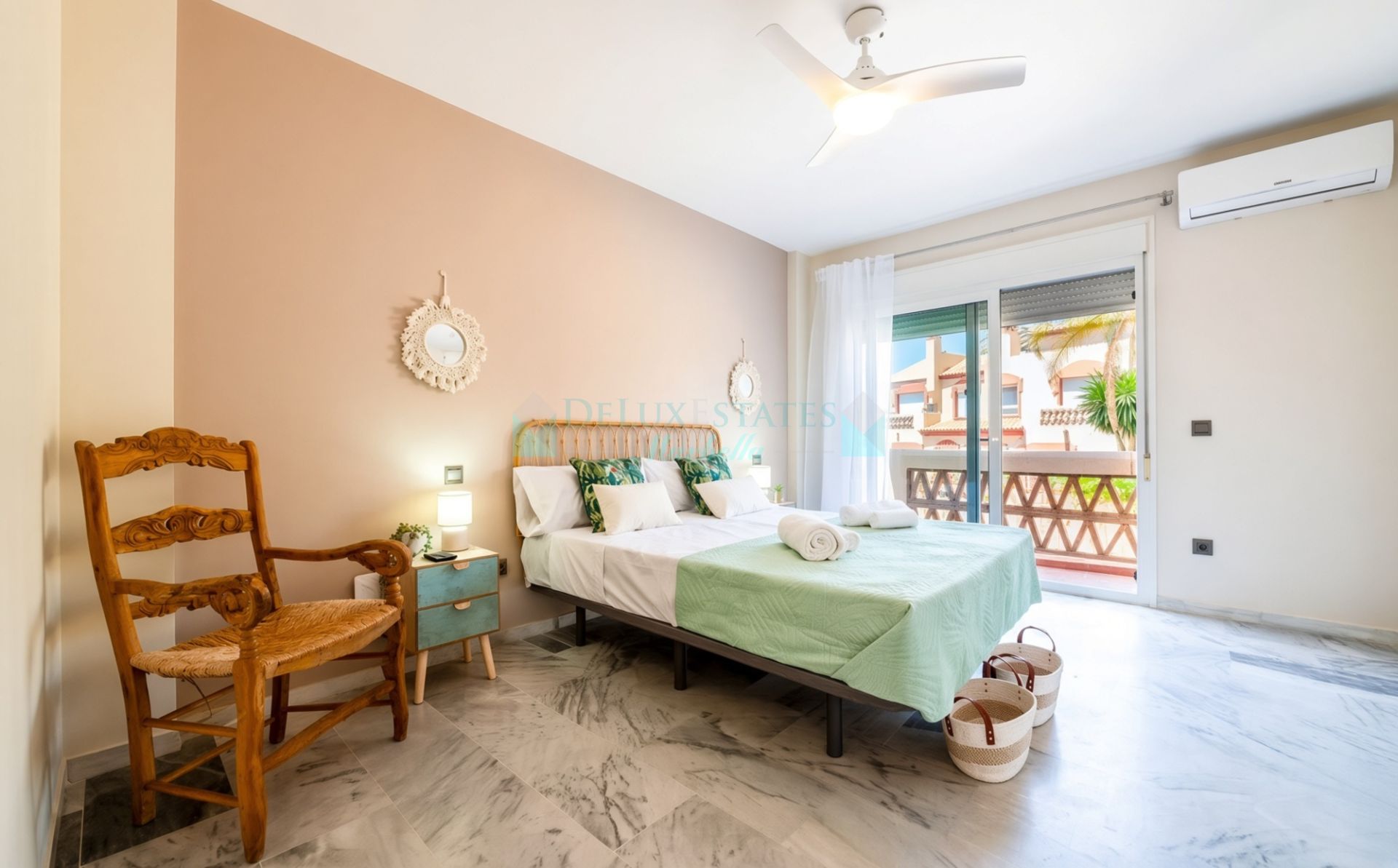 Semi Detached House for sale in Lindasol, Marbella East