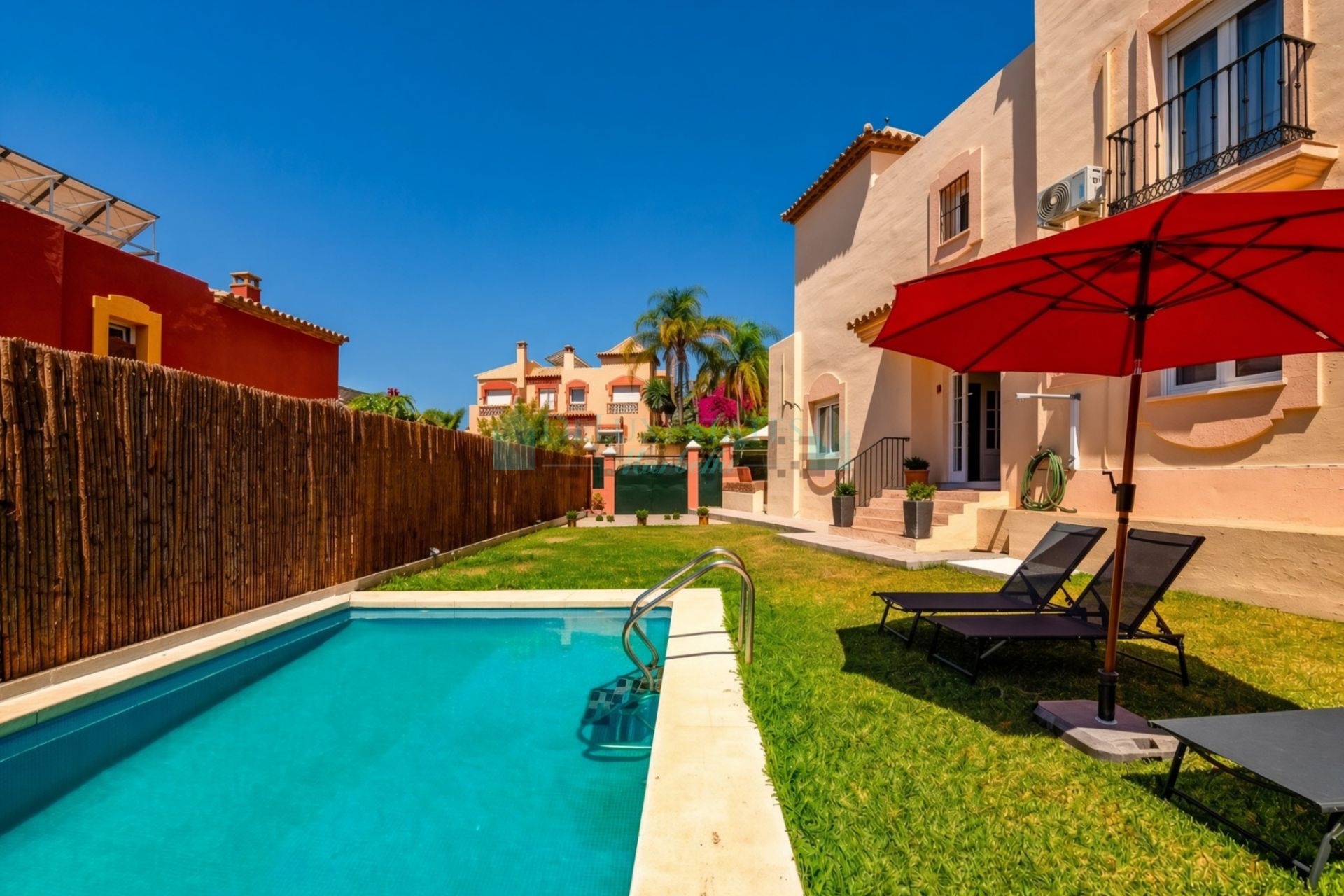 Semi Detached House for sale in Lindasol, Marbella East