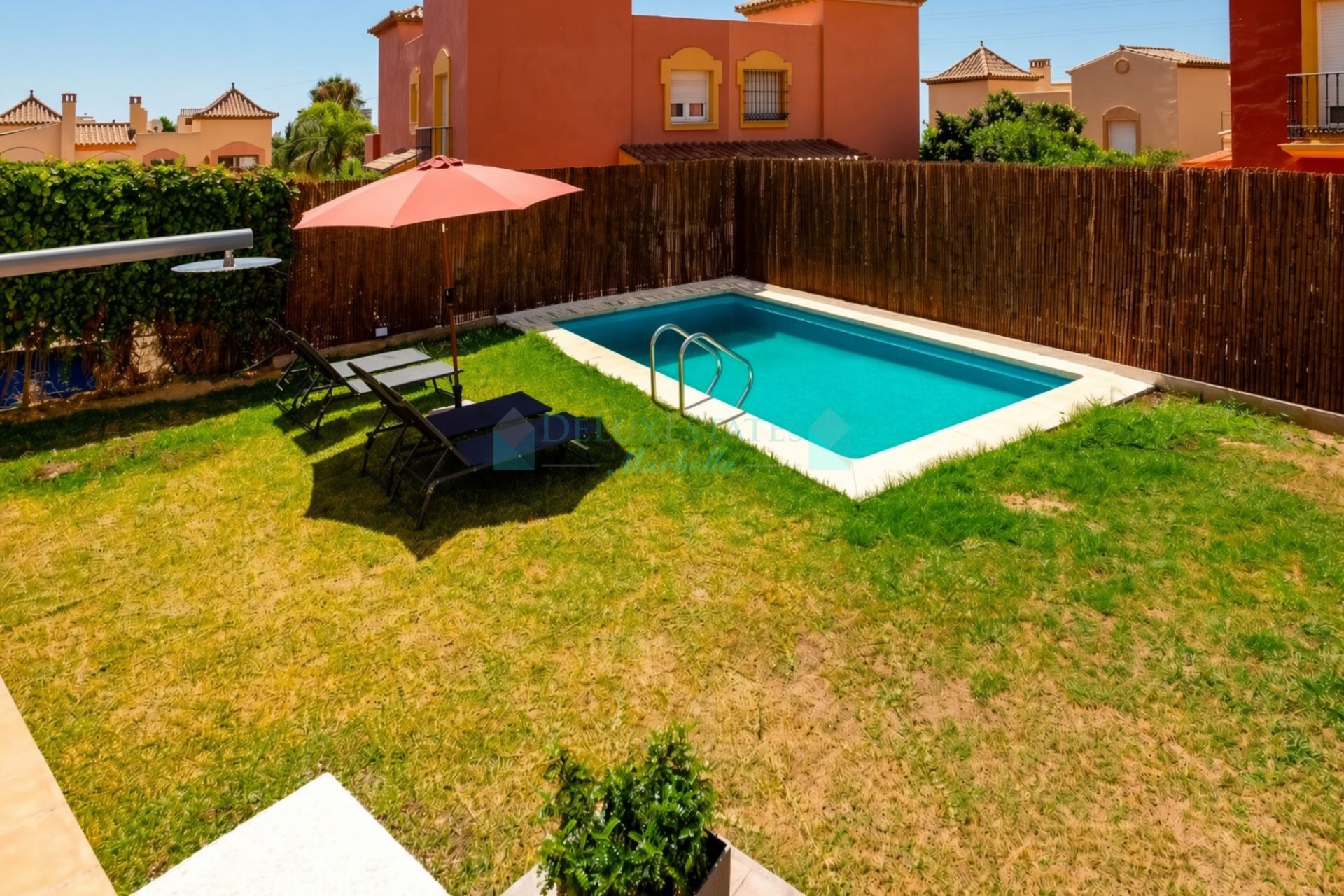 Semi Detached House for sale in Lindasol, Marbella East