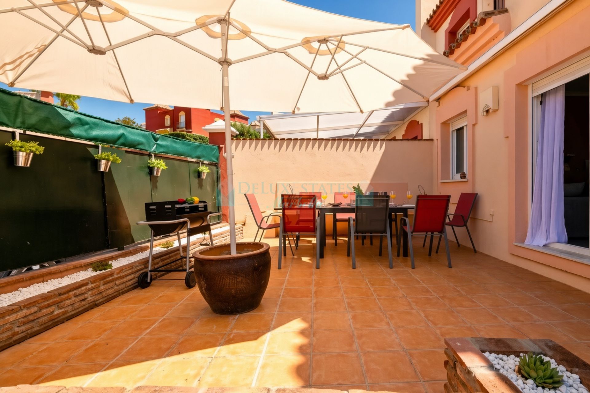 Semi Detached House for sale in Lindasol, Marbella East