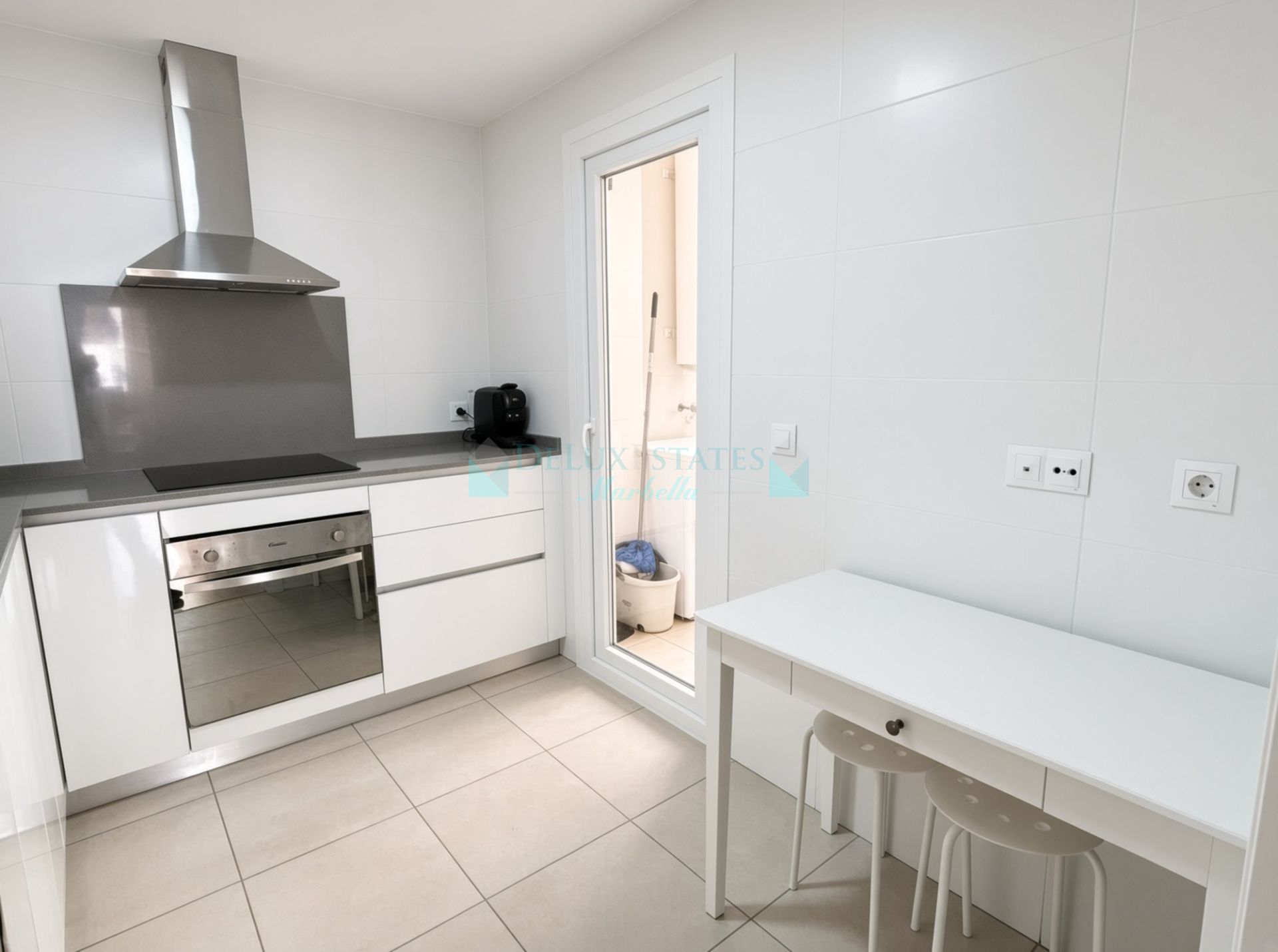 Apartment for sale in La Campana, Nueva Andalucia