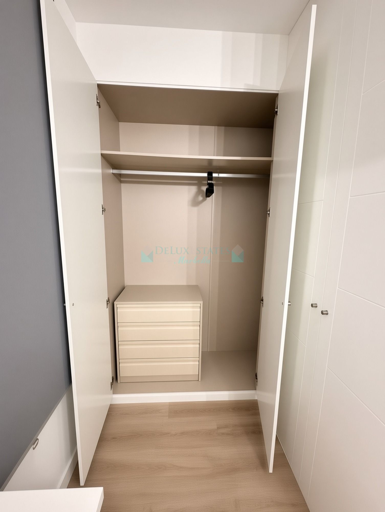 Apartment for sale in La Campana, Nueva Andalucia