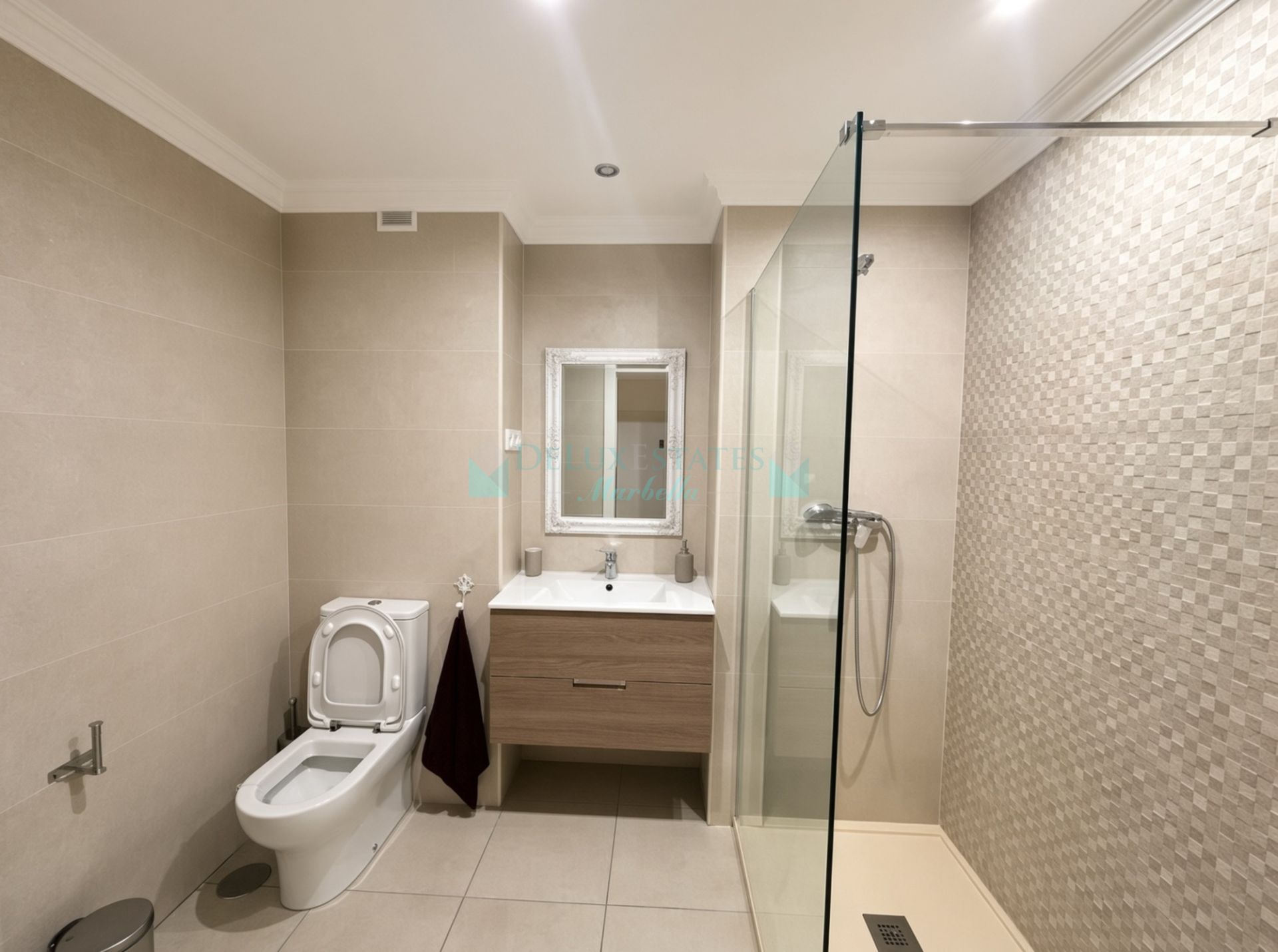 Apartment for sale in La Campana, Nueva Andalucia