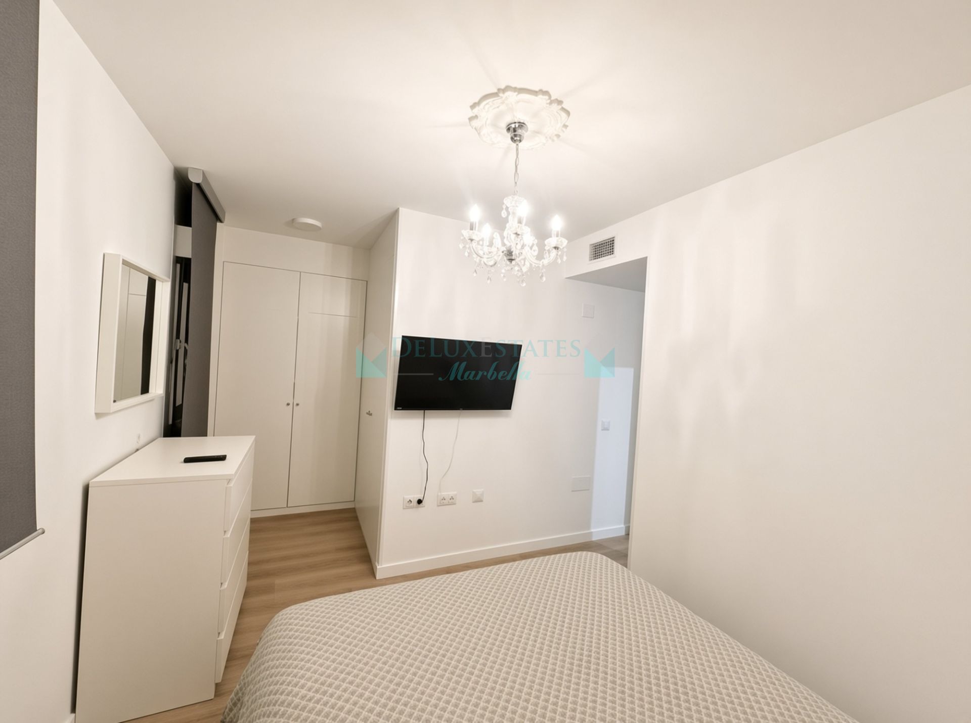 Apartment for sale in La Campana, Nueva Andalucia