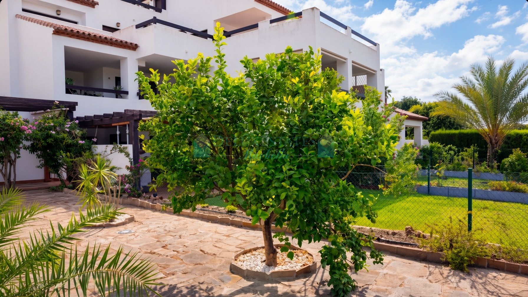 Ground Floor Apartment for sale in Casares Golf, Casares