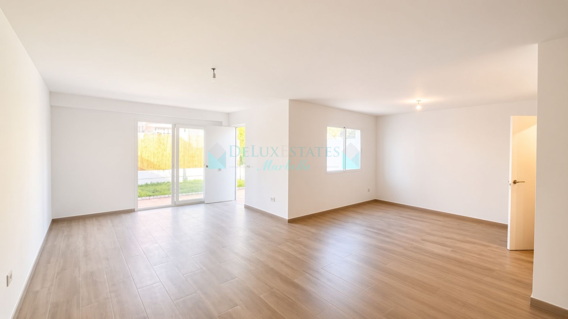 Town House for sale in Nueva Atalaya, Estepona