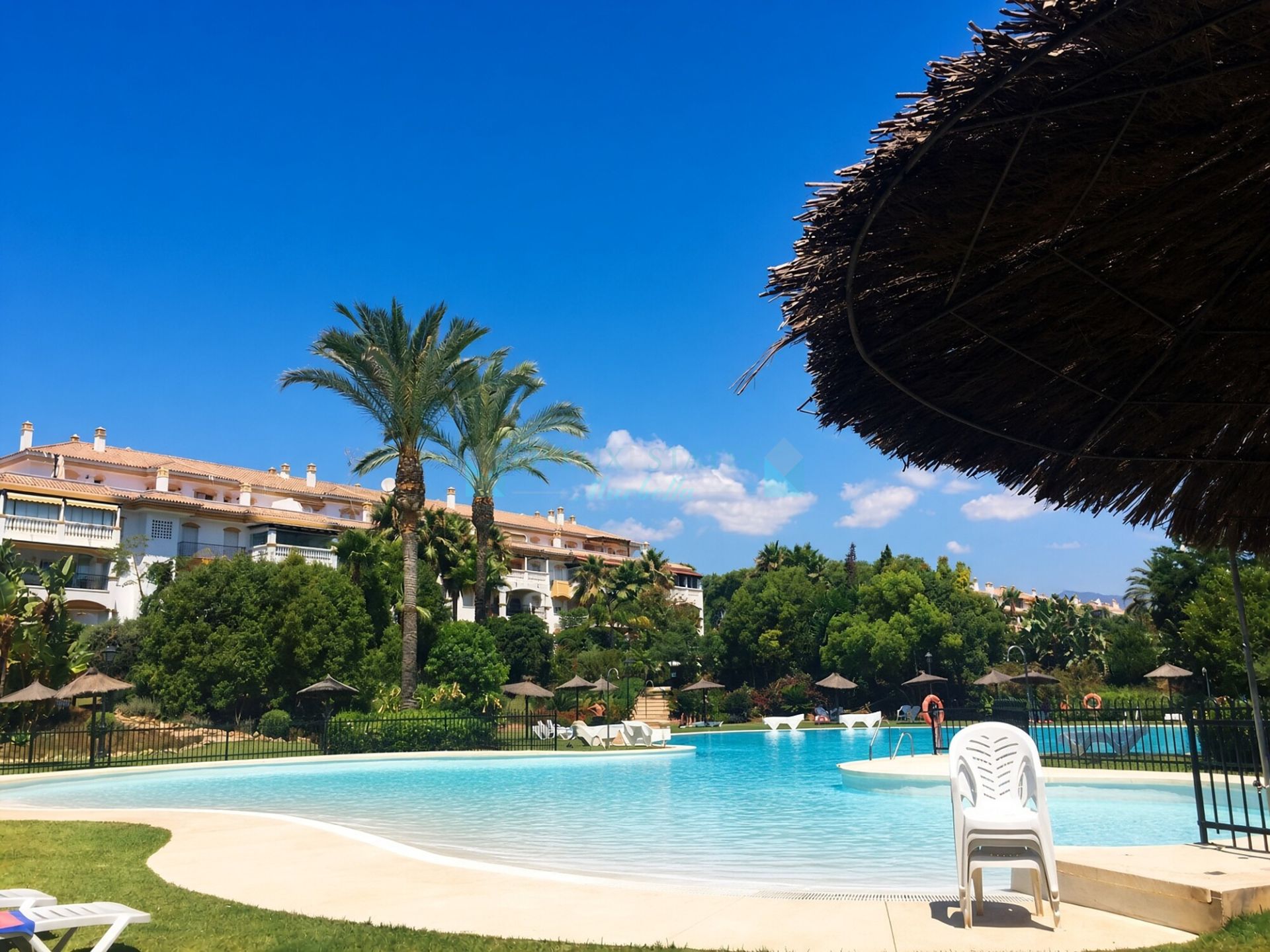 Penthouse for sale in La Dama de Noche, Nueva Andalucia