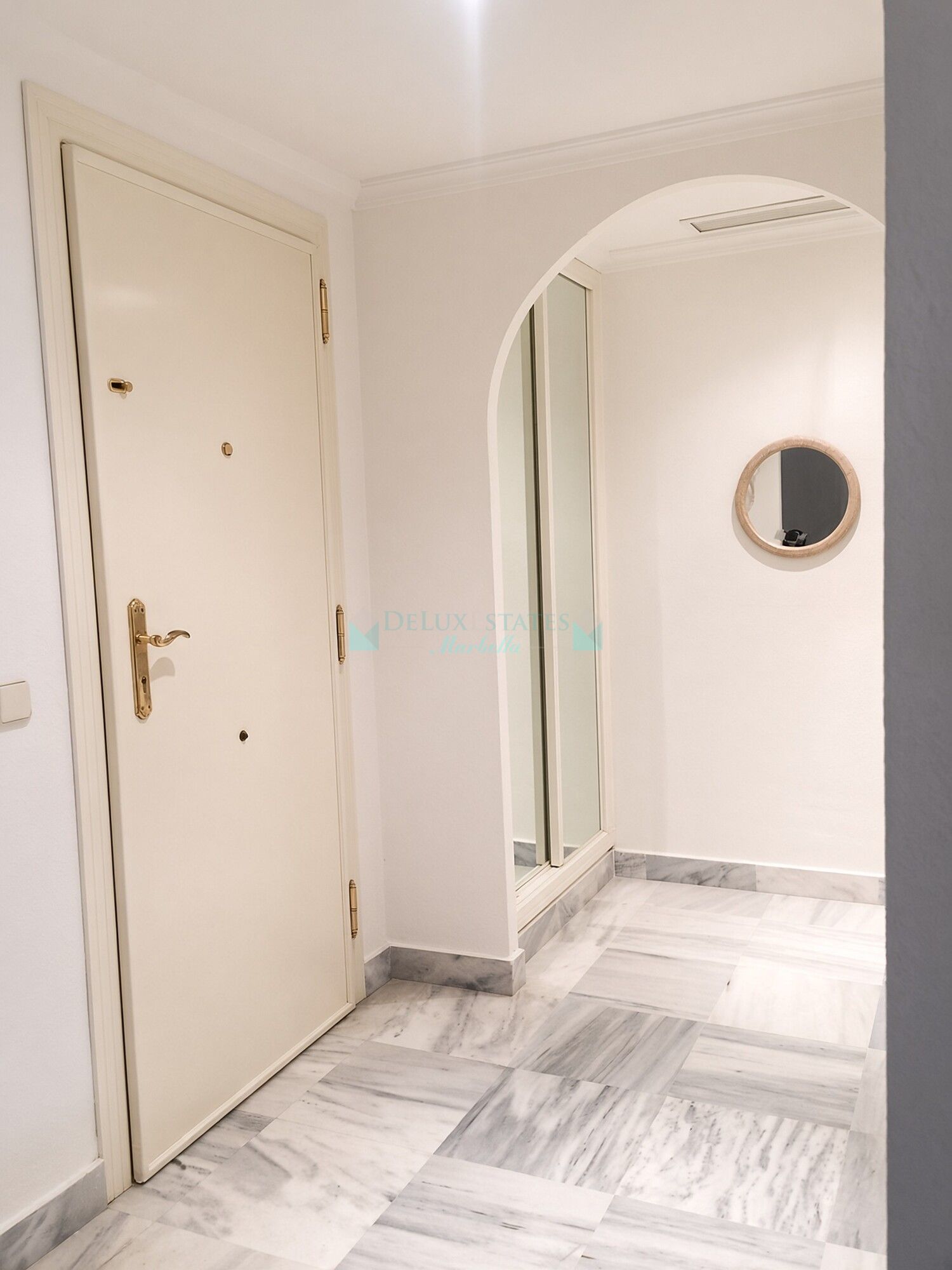 Penthouse for sale in La Dama de Noche, Nueva Andalucia