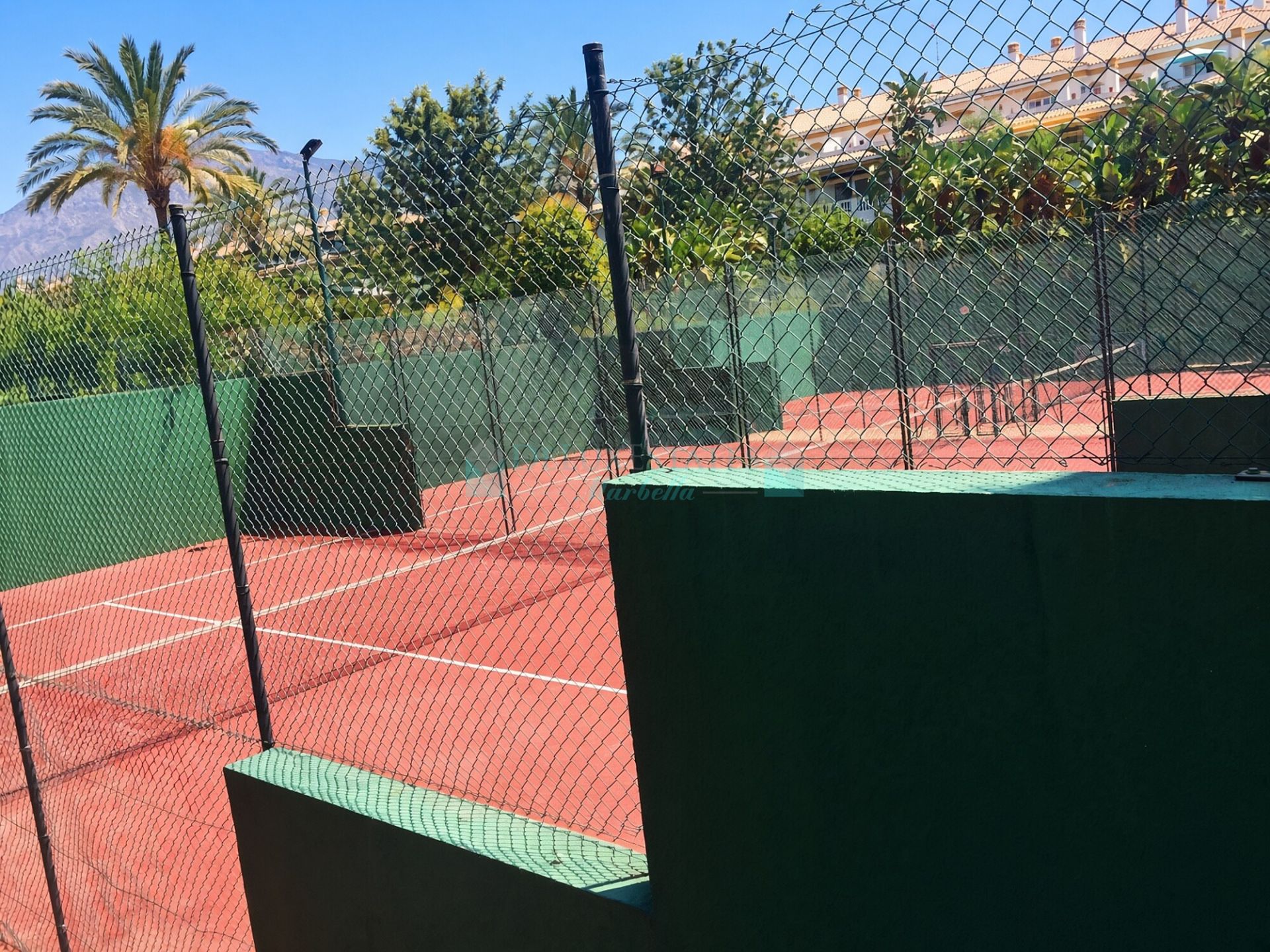 Penthouse for sale in La Dama de Noche, Nueva Andalucia