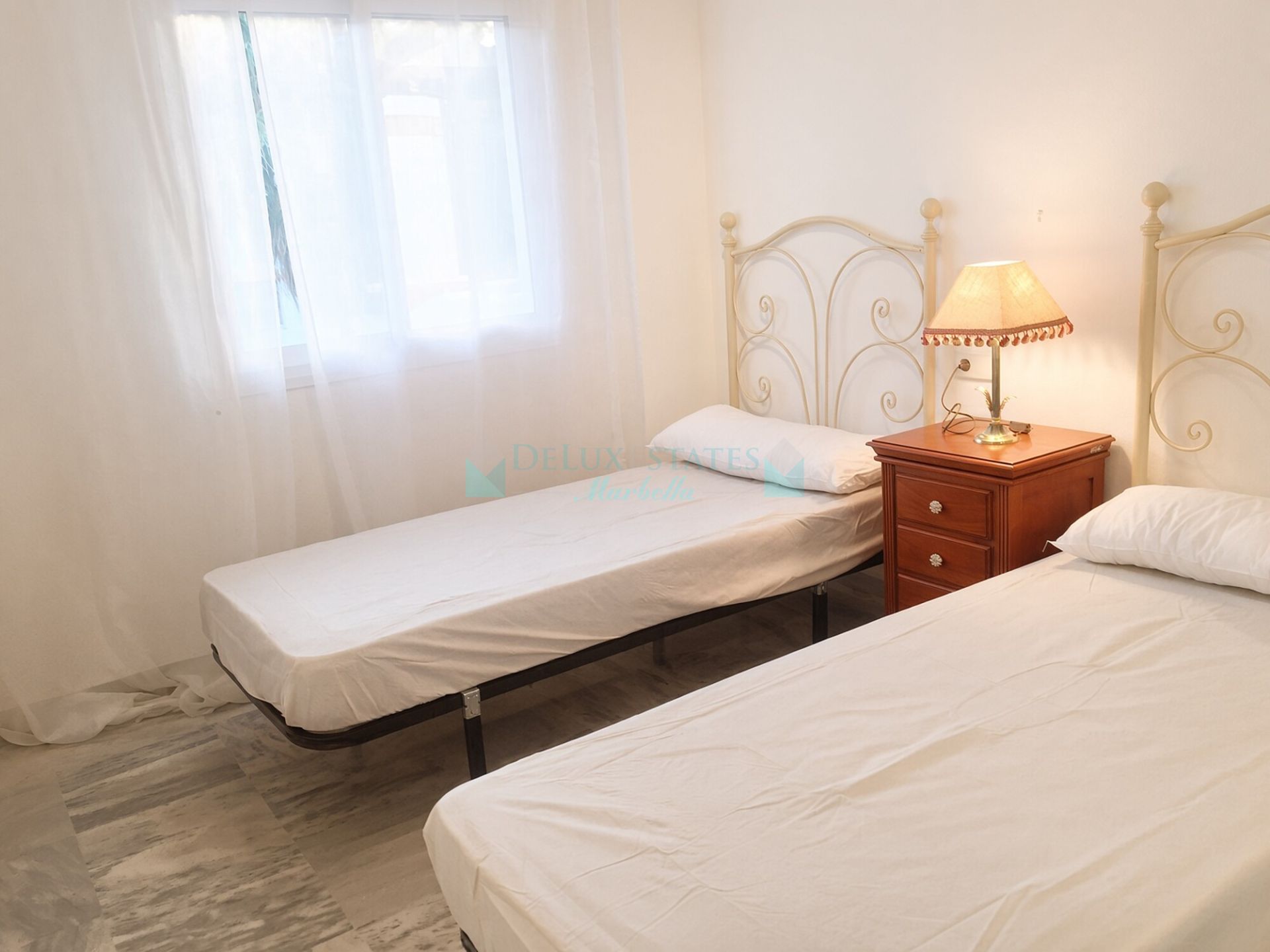 Penthouse for sale in La Dama de Noche, Nueva Andalucia