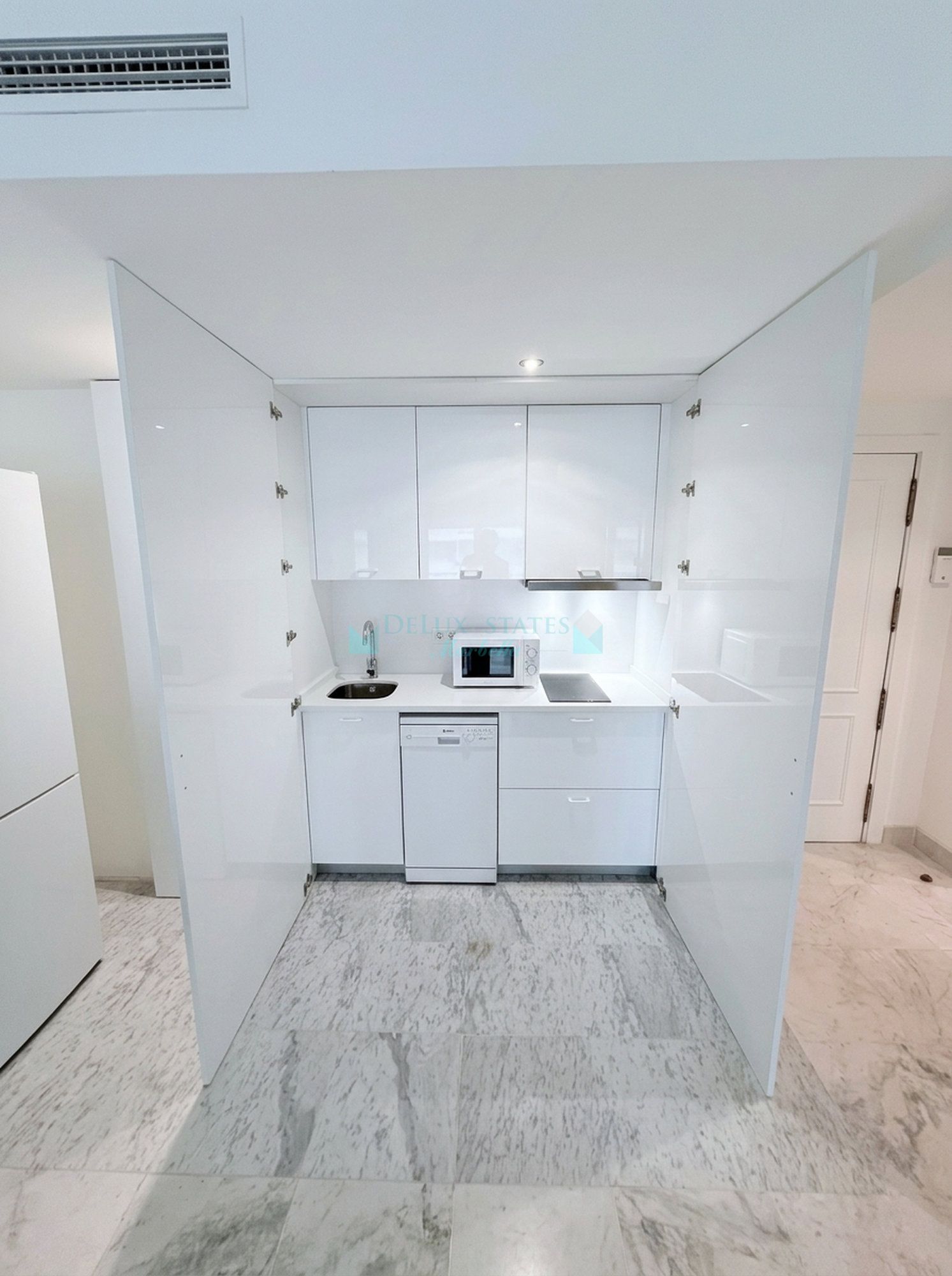 Apartment for sale in Marina Banus, Marbella - Puerto Banus