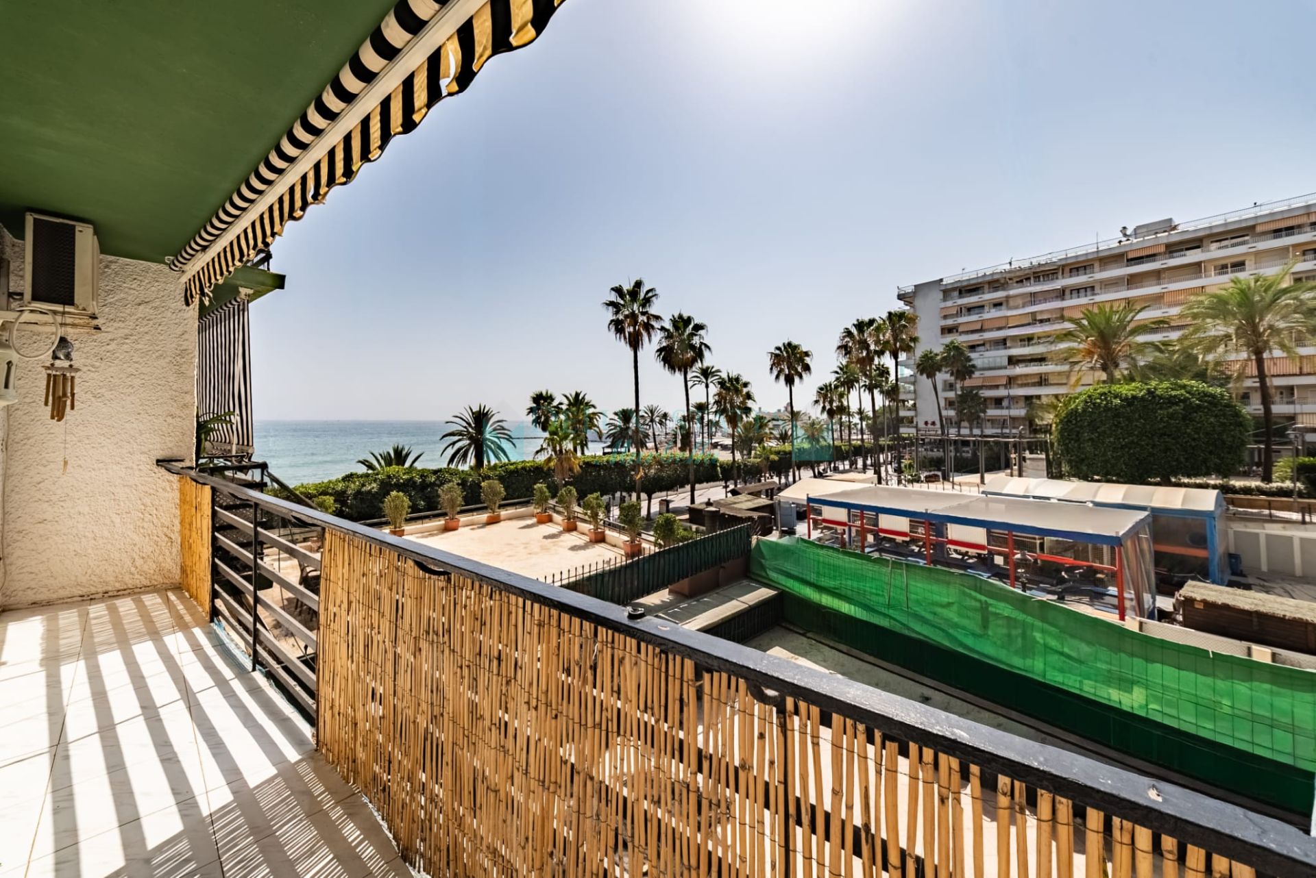 Apartment for sale in Playa Bajadilla - Puertos, Marbella