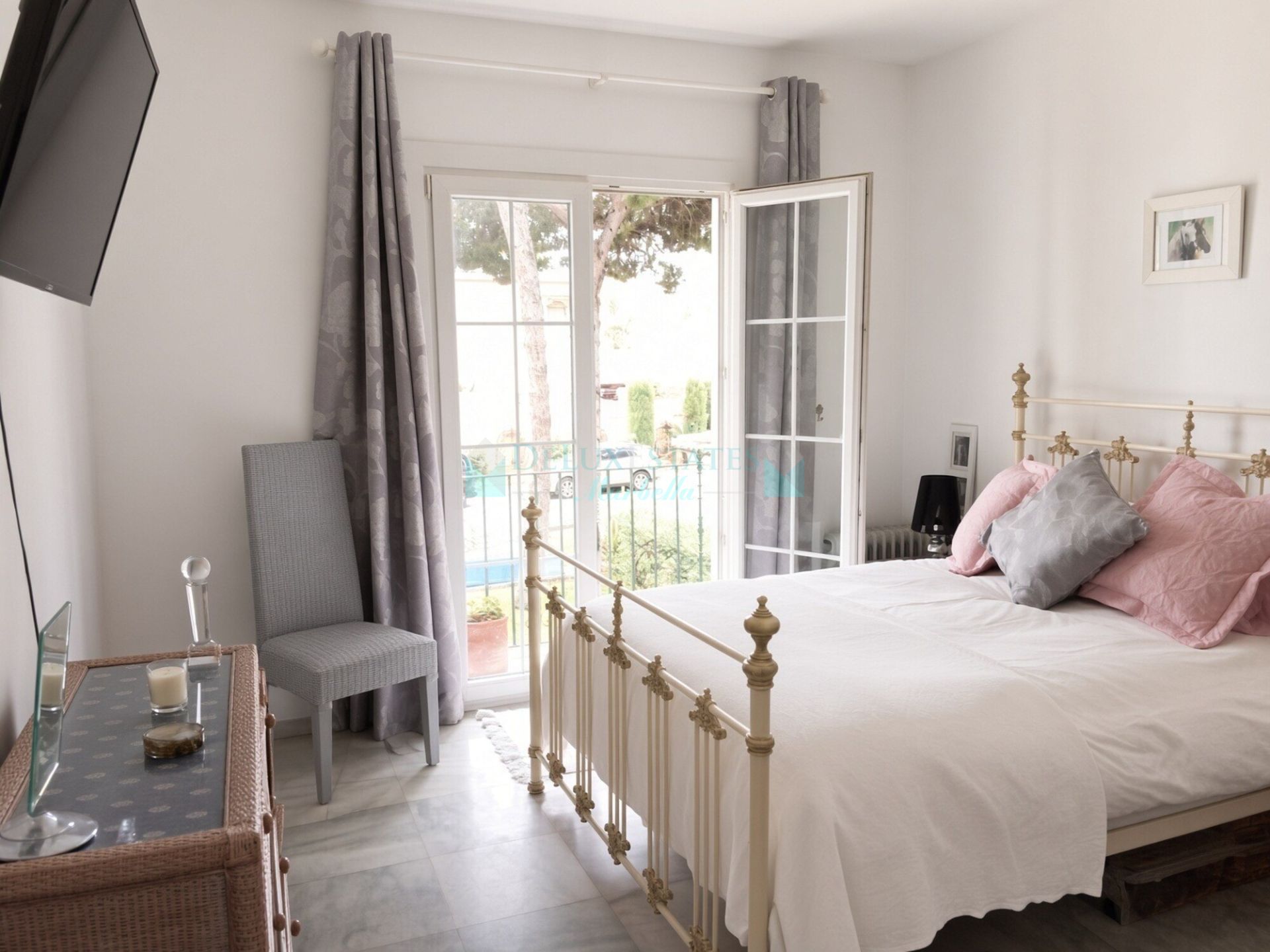 Apartamento en venta en El Presidente, Estepona