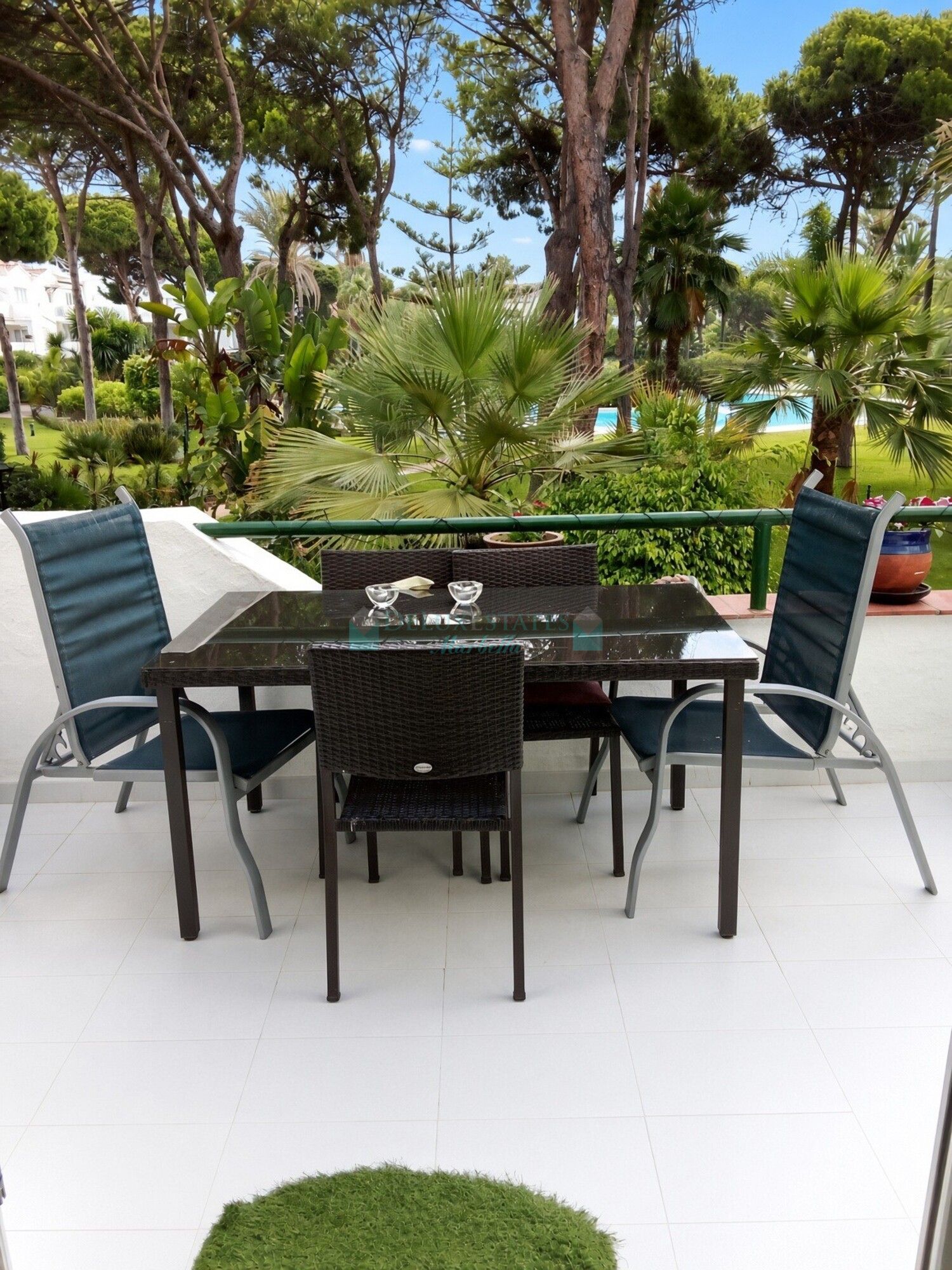 Apartamento en venta en El Presidente, Estepona