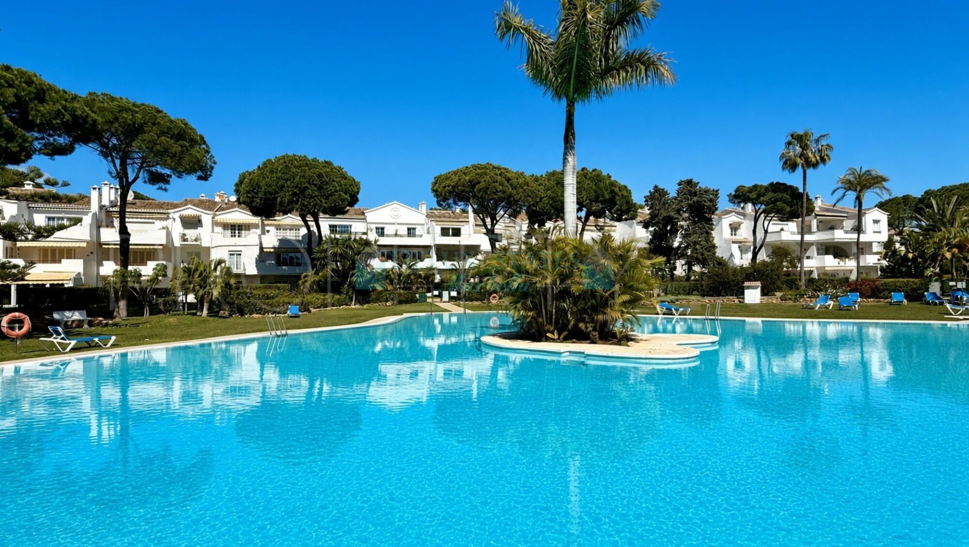Apartamento en venta en El Presidente, Estepona