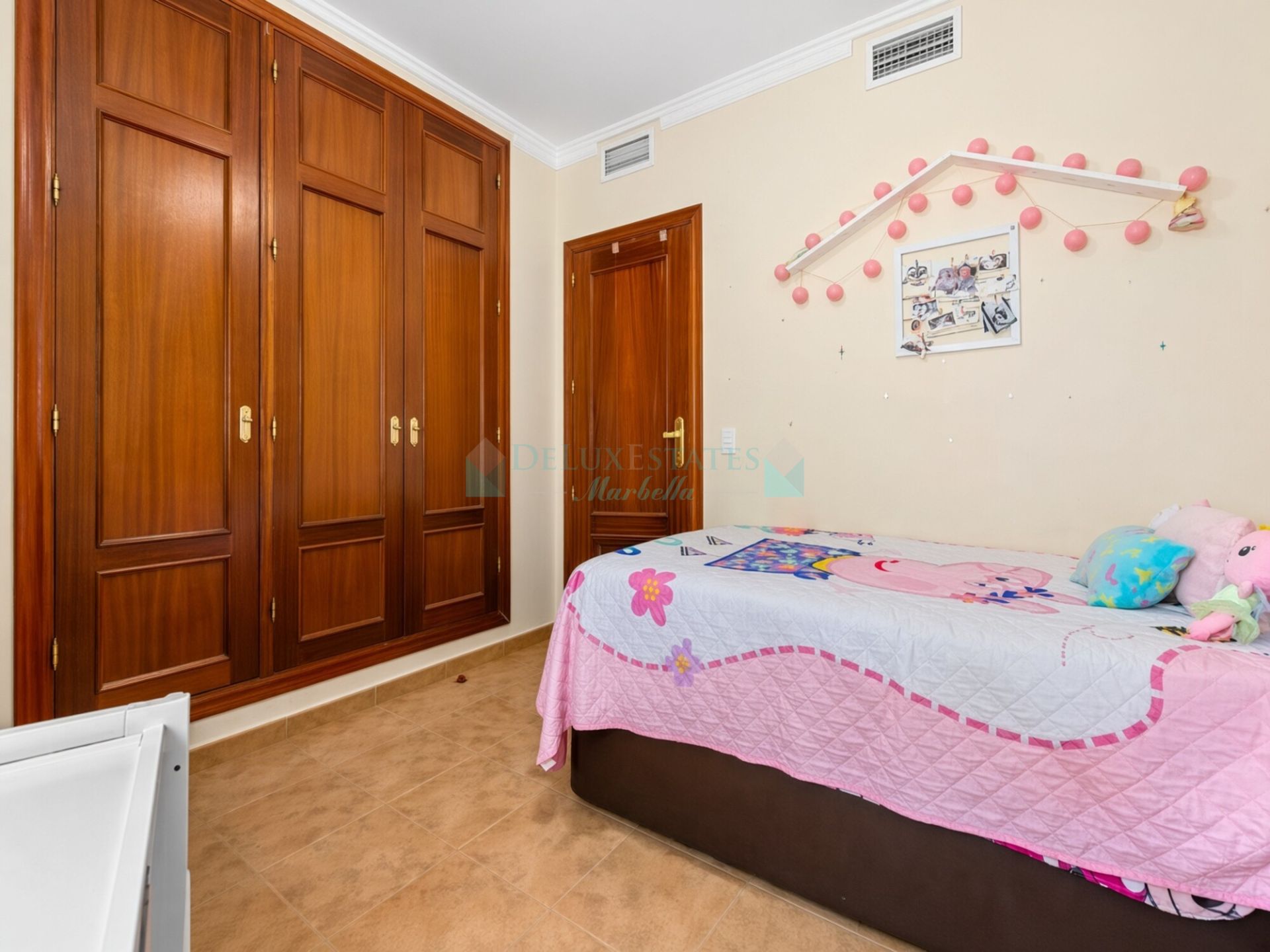 Penthouse for sale in Calvario, Estepona
