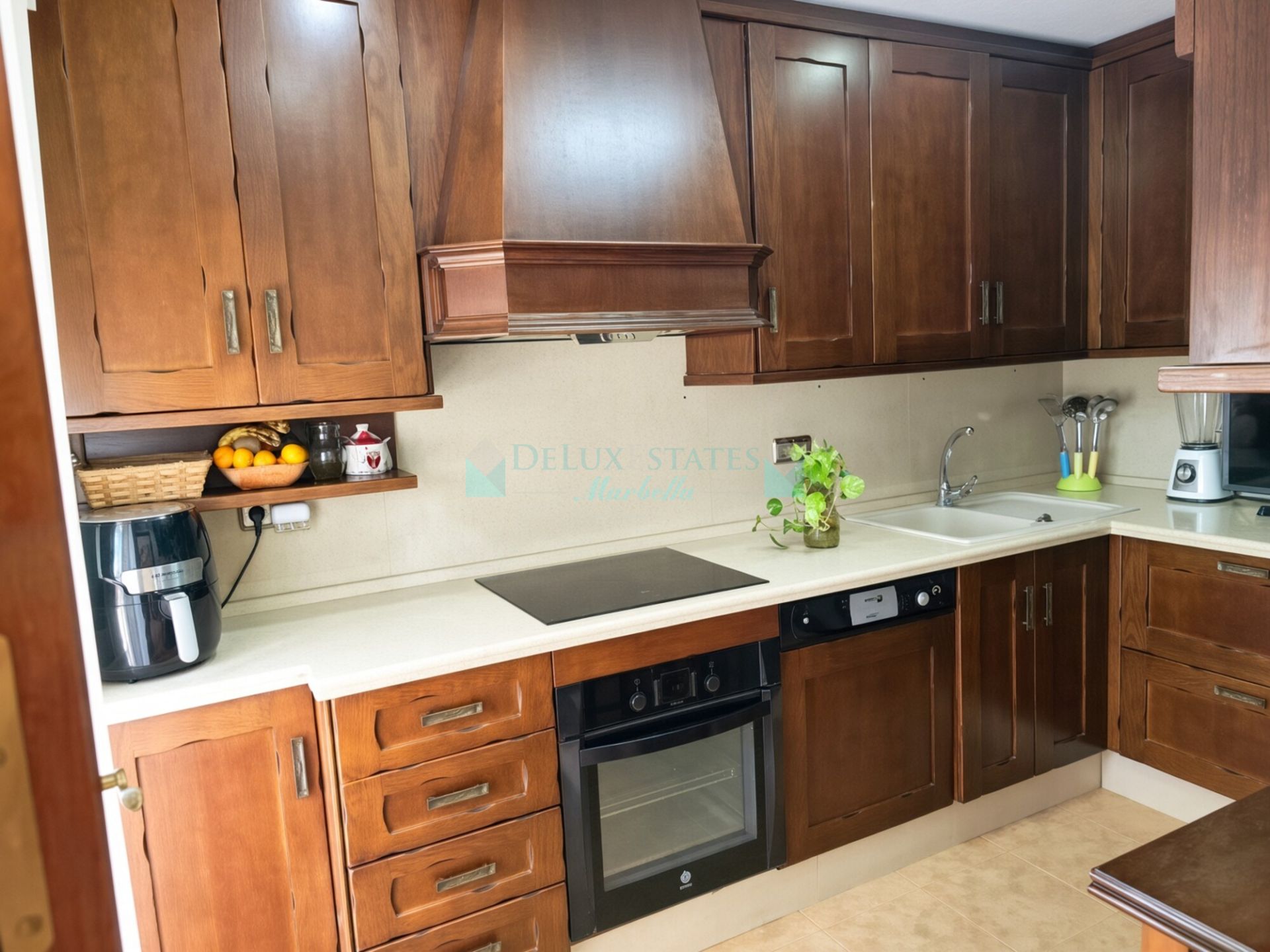 Penthouse for sale in Calvario, Estepona