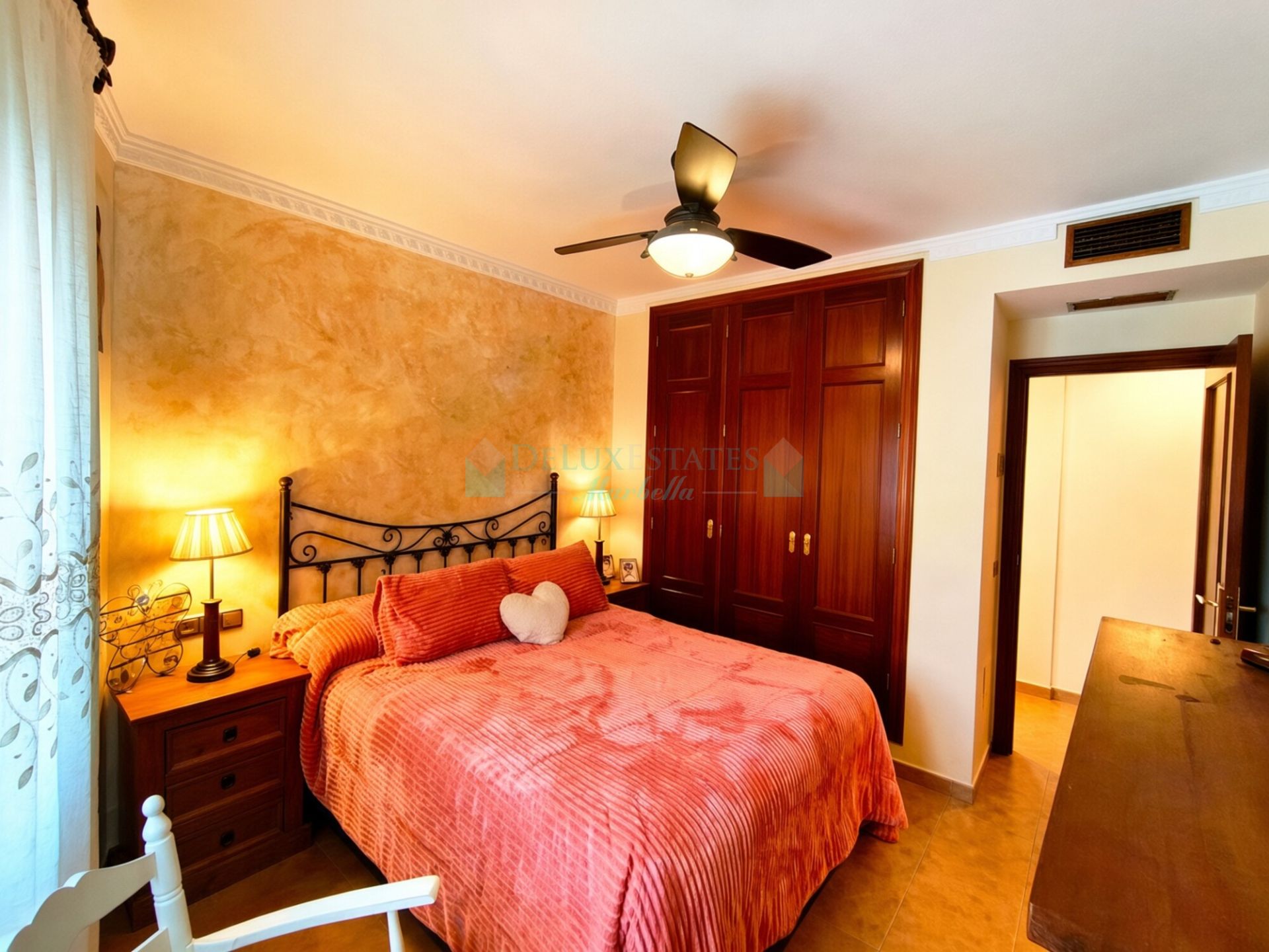 Penthouse for sale in Calvario, Estepona