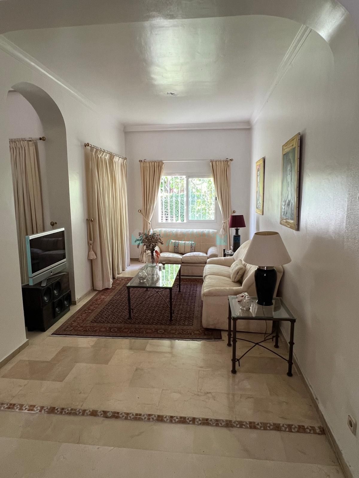 Town House for sale in La Quinta Golf, Benahavis