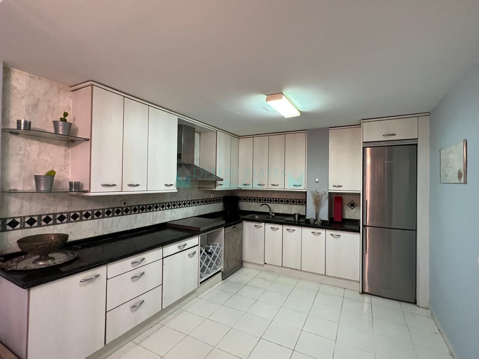 Town House for sale in La Quinta Golf, Benahavis