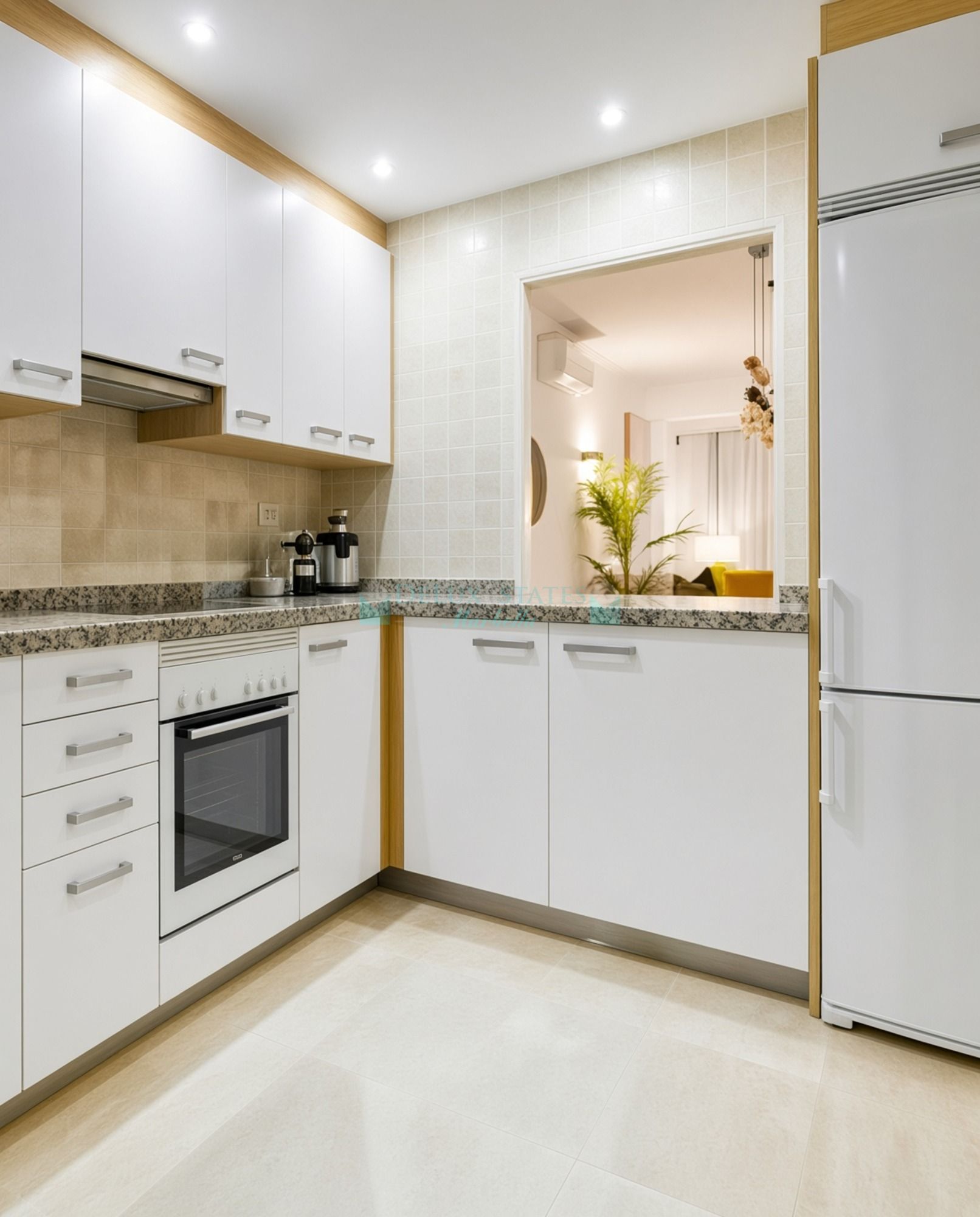 Apartamento Planta Baja en venta en Buenas Noches, Estepona