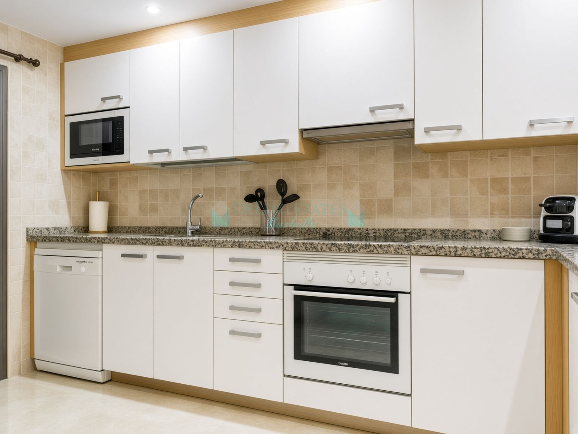 Apartamento Planta Baja en venta en Buenas Noches, Estepona