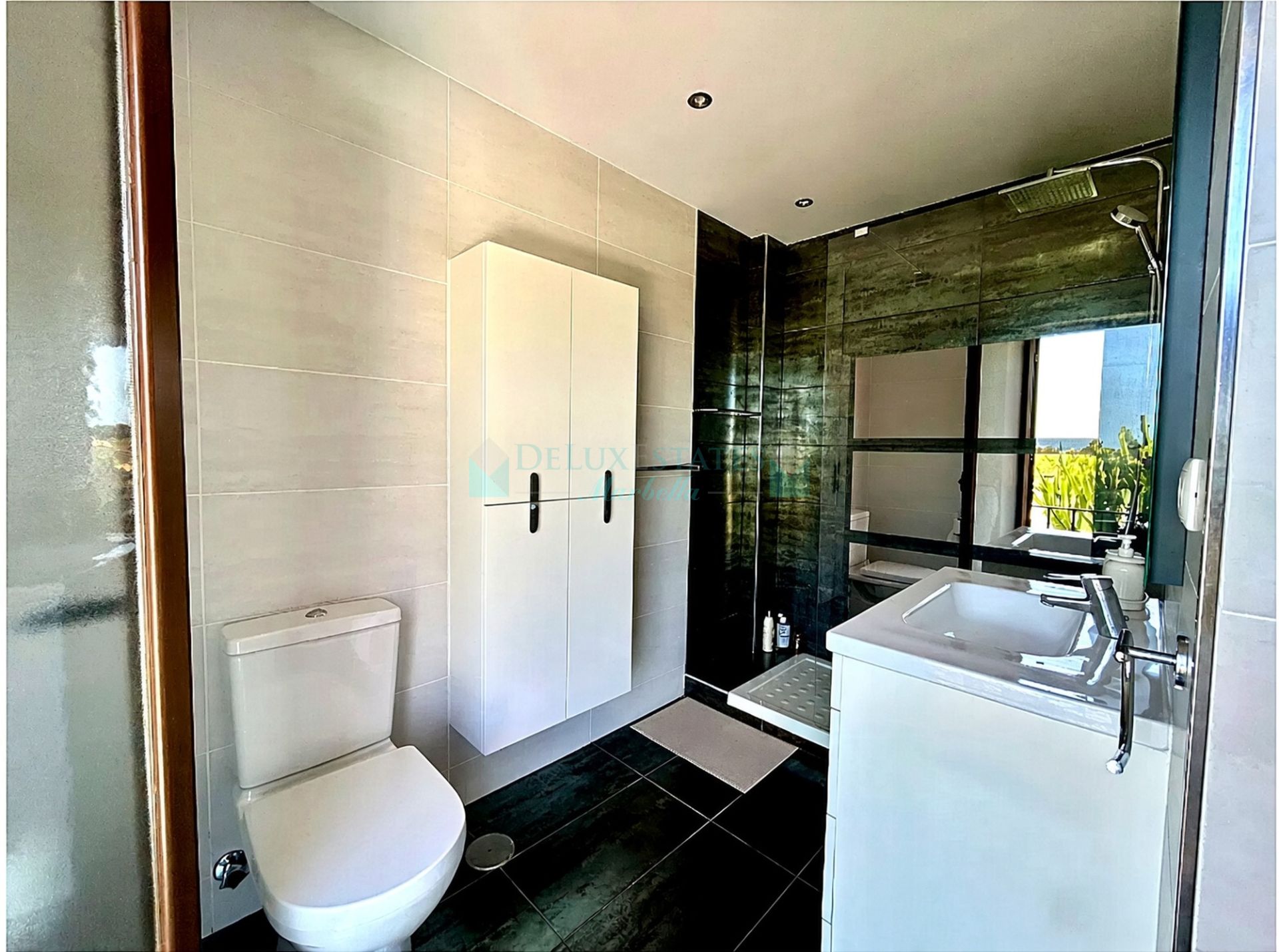 Town House for sale in El Naranjal, Nueva Andalucia