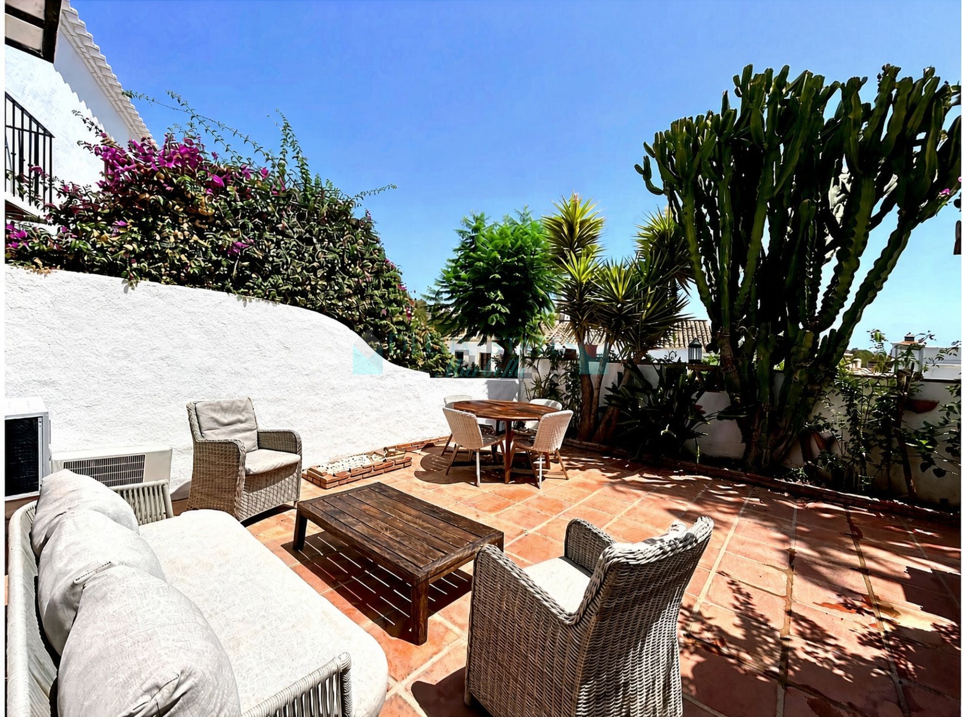 Town House for sale in El Naranjal, Nueva Andalucia