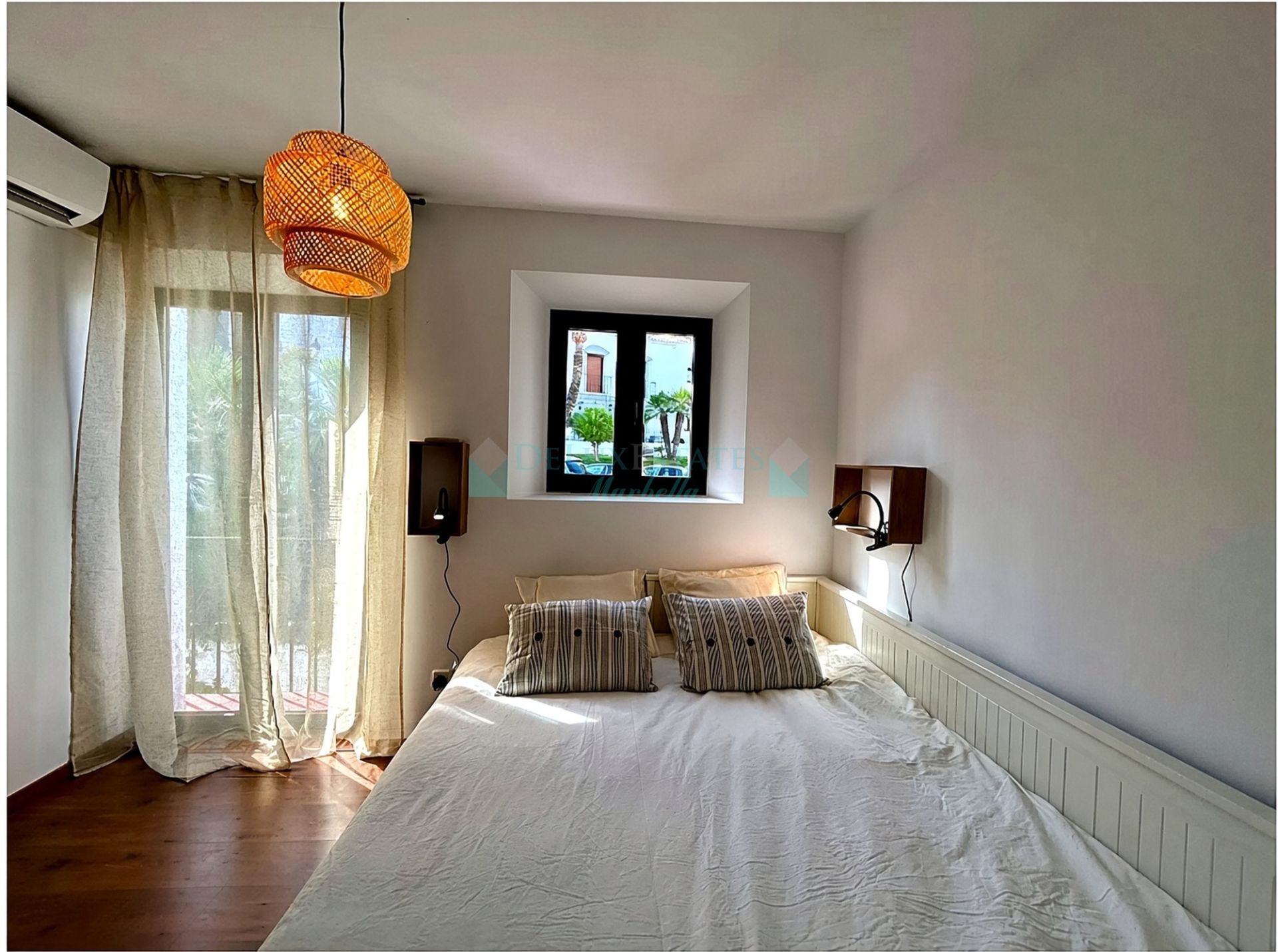 Town House for sale in El Naranjal, Nueva Andalucia