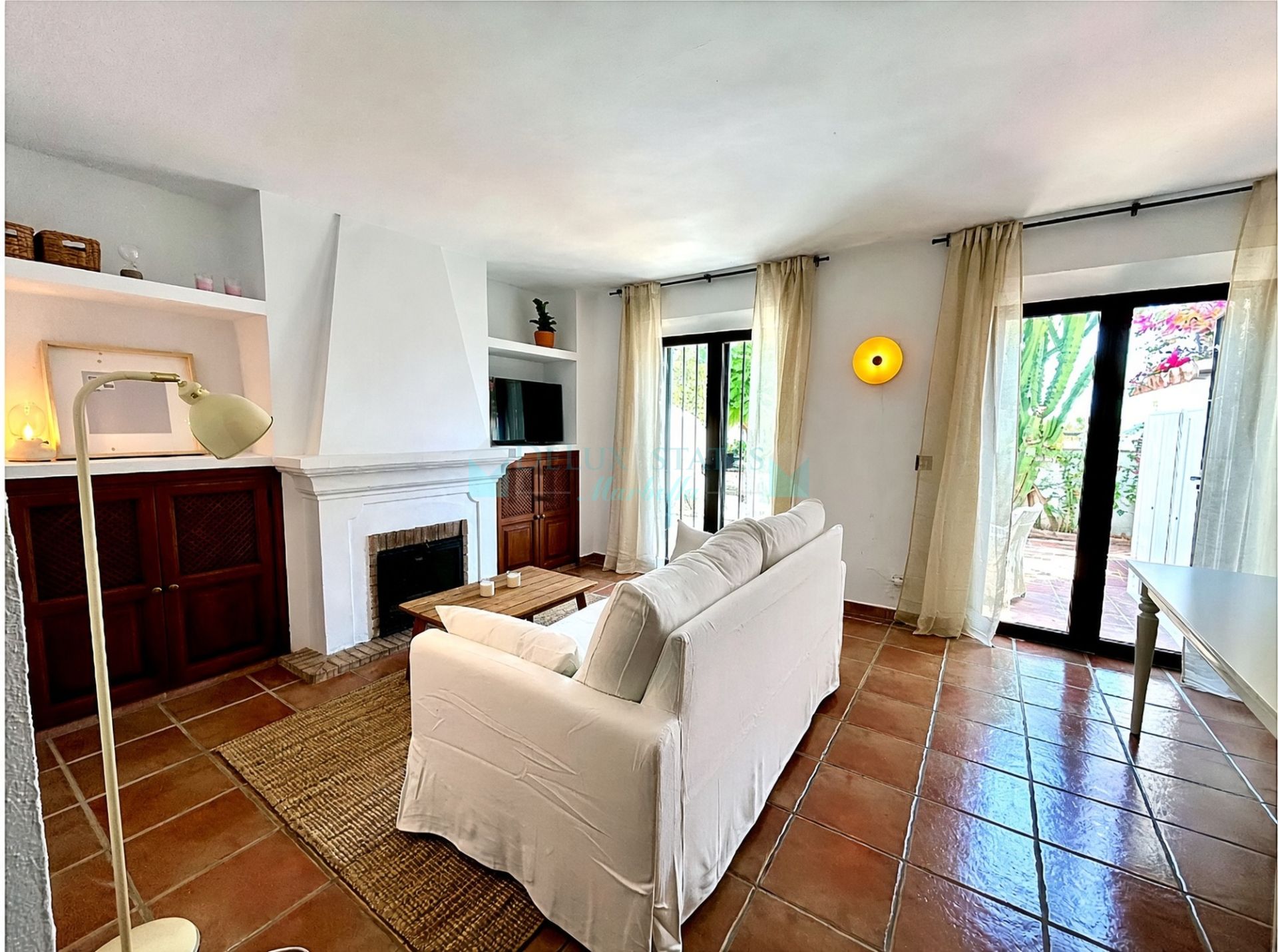 Town House for sale in El Naranjal, Nueva Andalucia