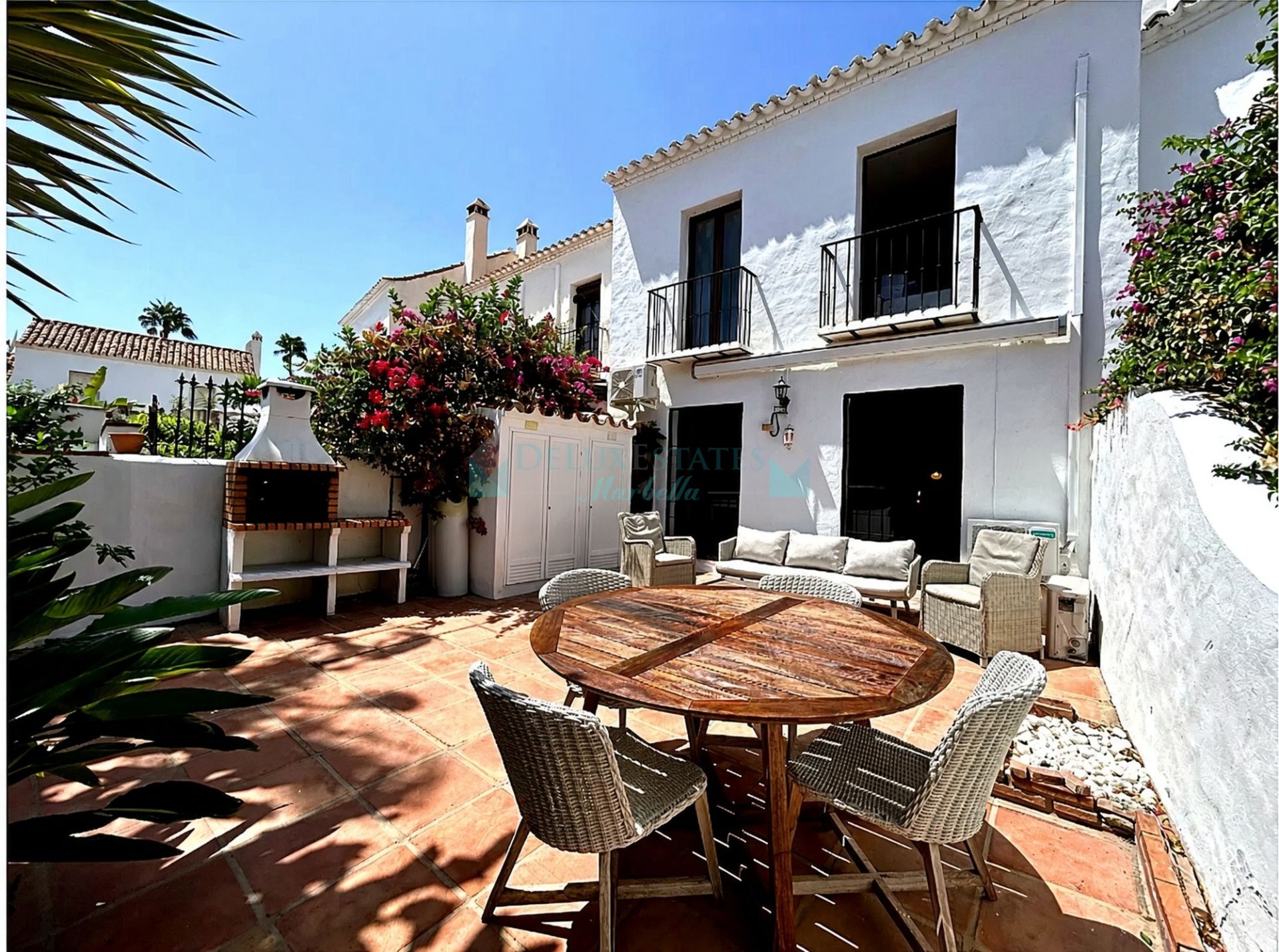 Town House for sale in El Naranjal, Nueva Andalucia