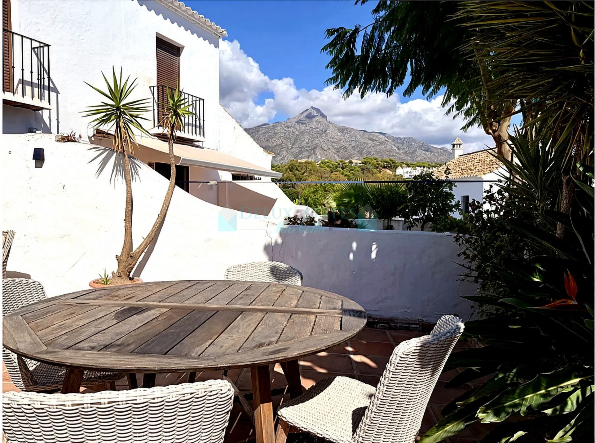 Town House for sale in El Naranjal, Nueva Andalucia
