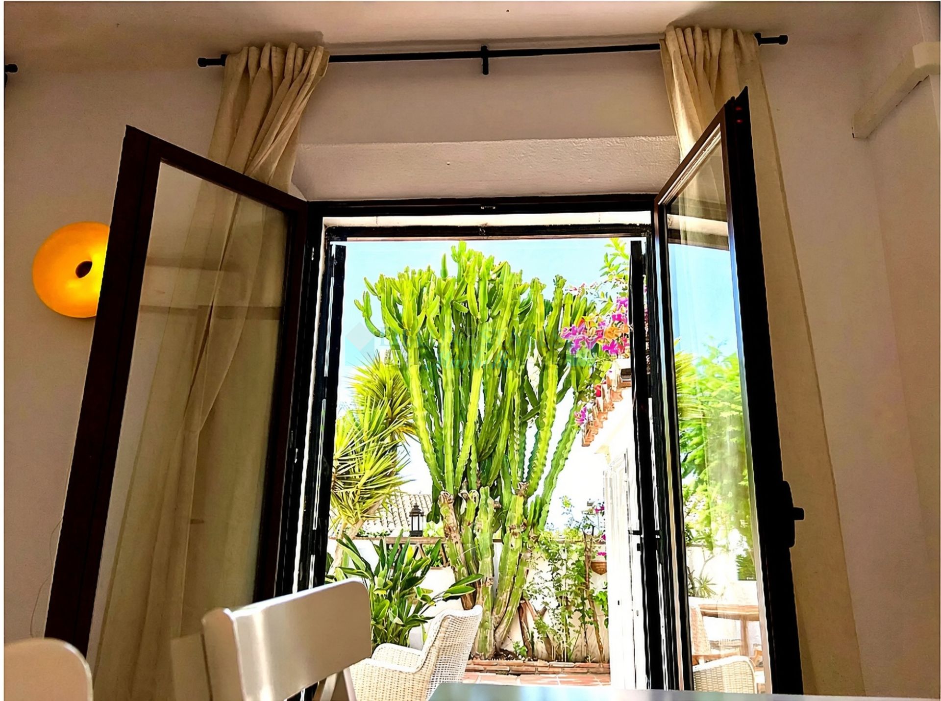 Town House for sale in El Naranjal, Nueva Andalucia