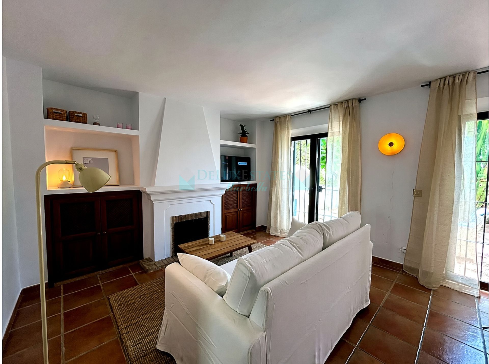 Town House for sale in El Naranjal, Nueva Andalucia